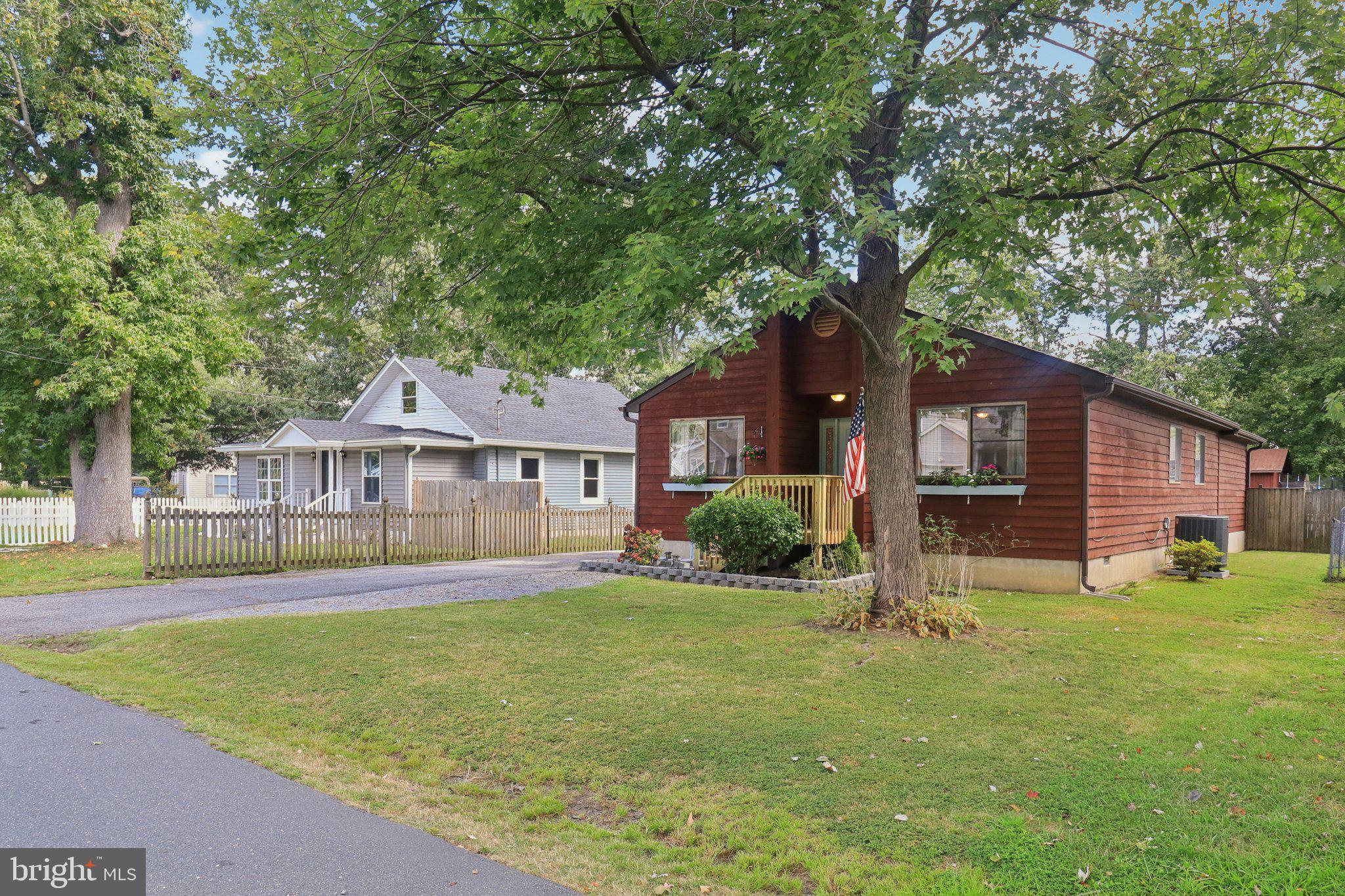 FRANKLIN MANOR BEACH - Residential