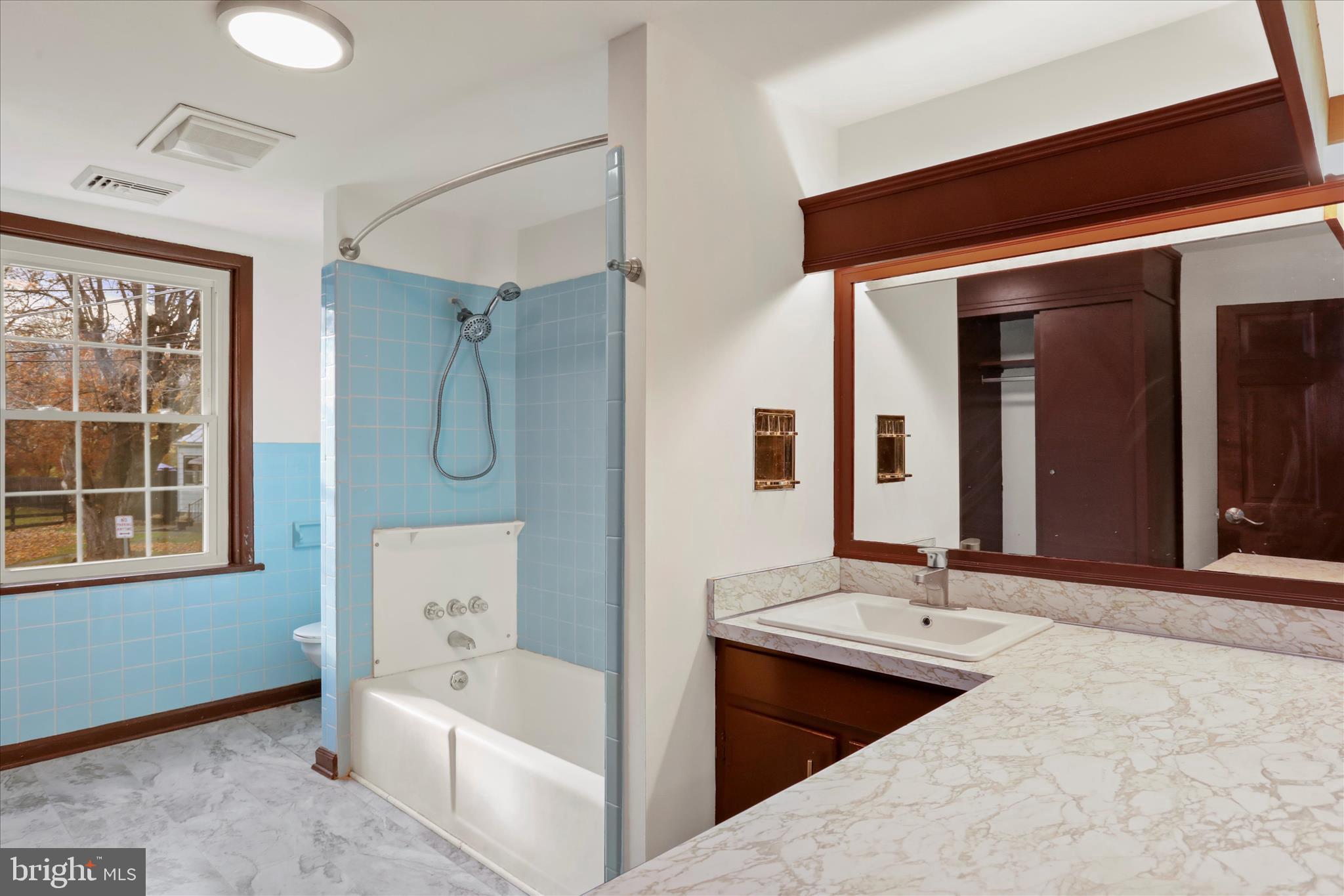 WOLFSVILLE - Commercial Sale