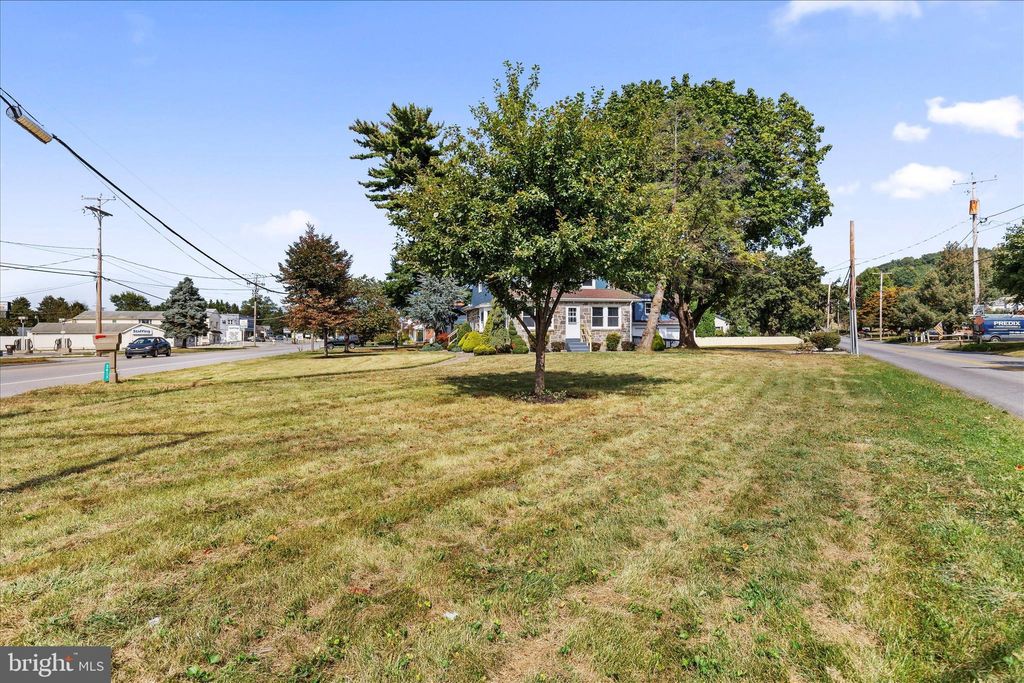 Photo of 2417 N George Street, YORK, PA 17406 (MLS # PAYK2089984)