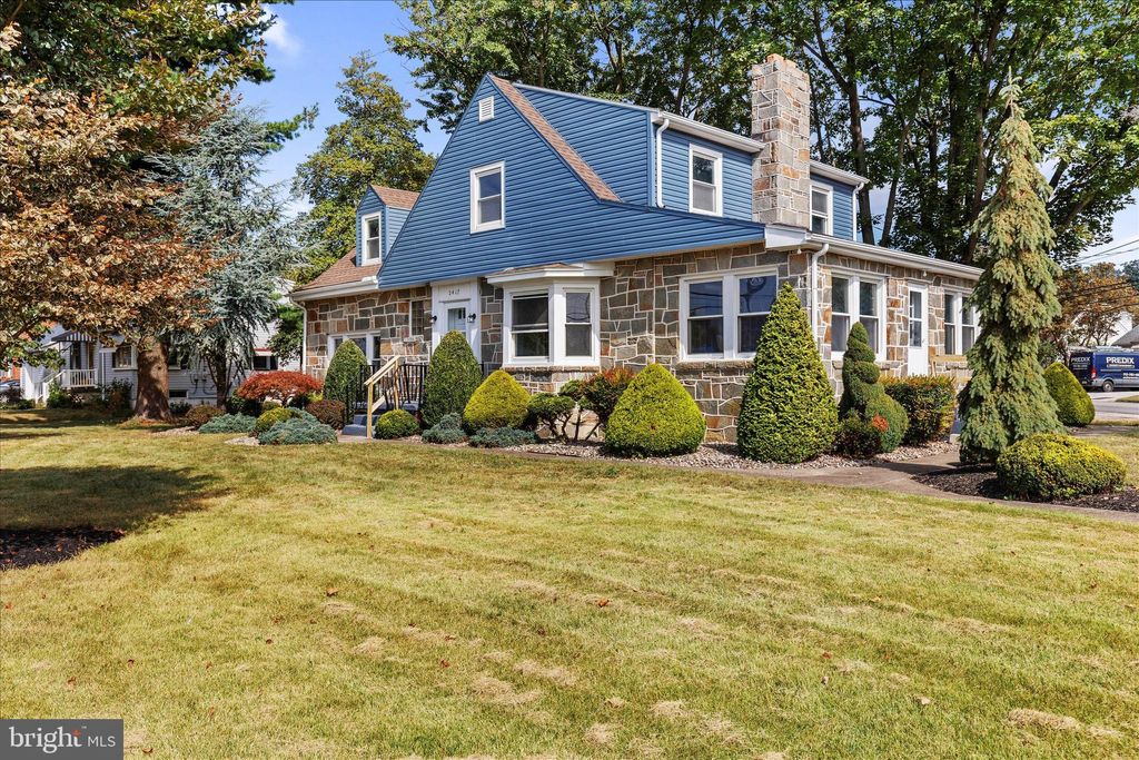 Photo of 2417 N George Street, YORK, PA 17406 (MLS # PAYK2089984)