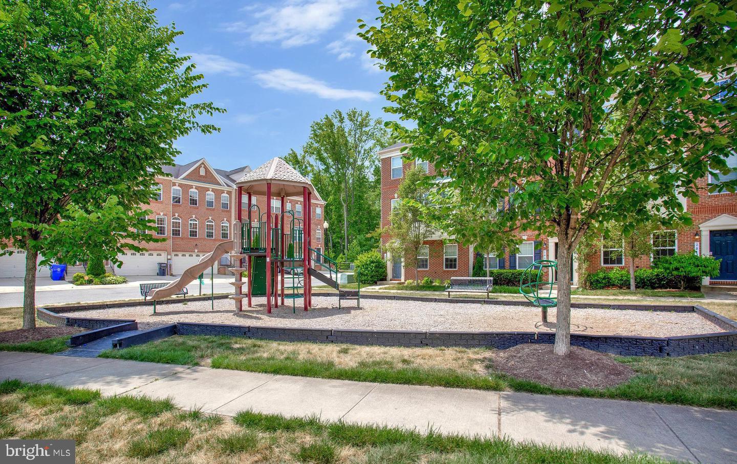 CHELSEA MANOR - Residential