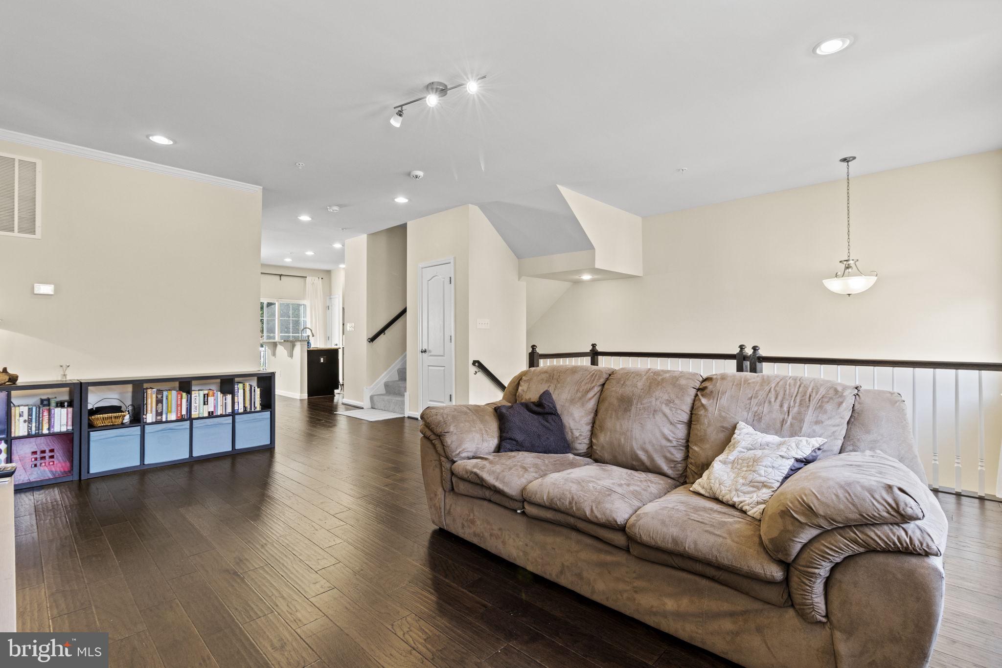 CHELSEA MANOR - Residential