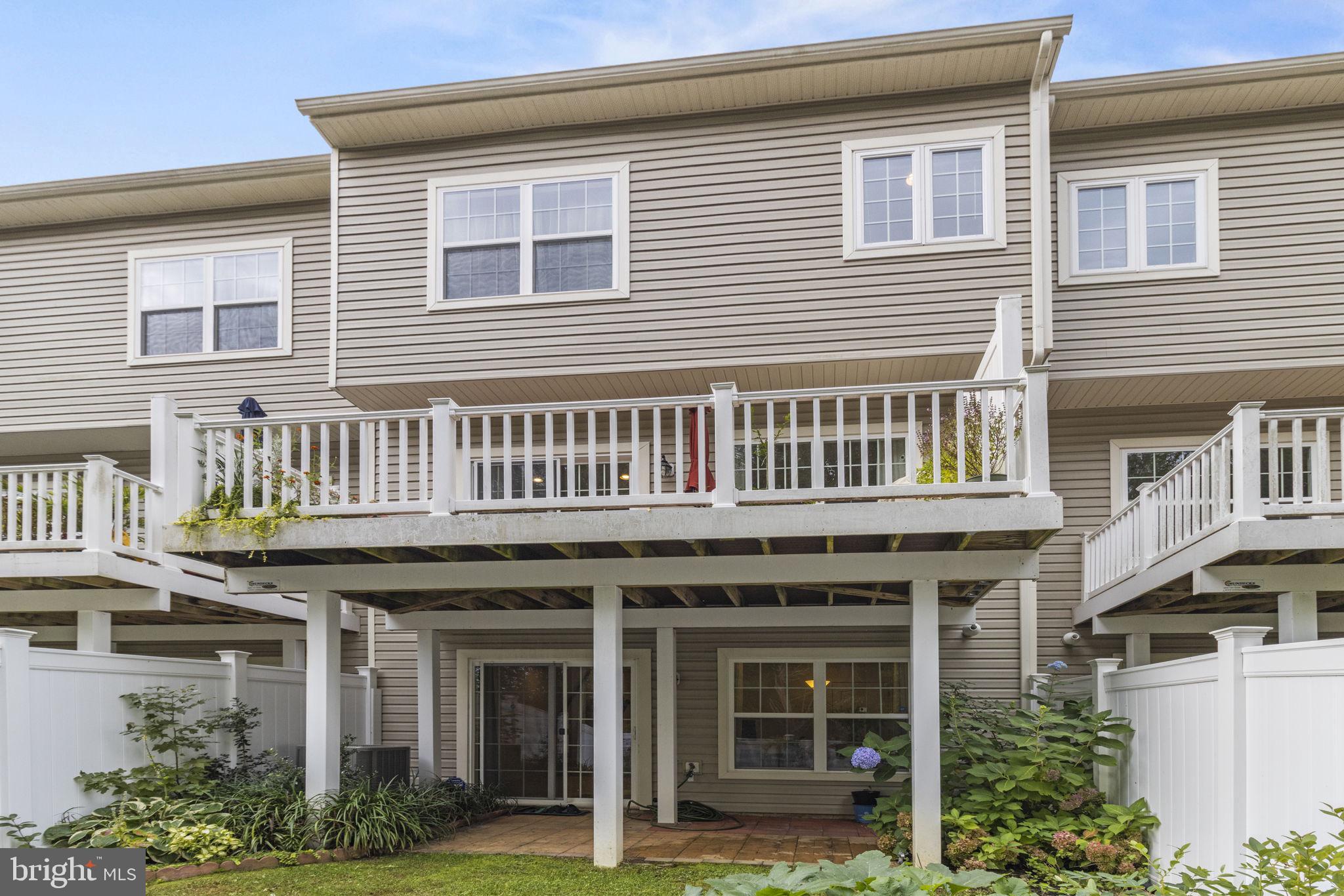 CHELSEA MANOR - Residential