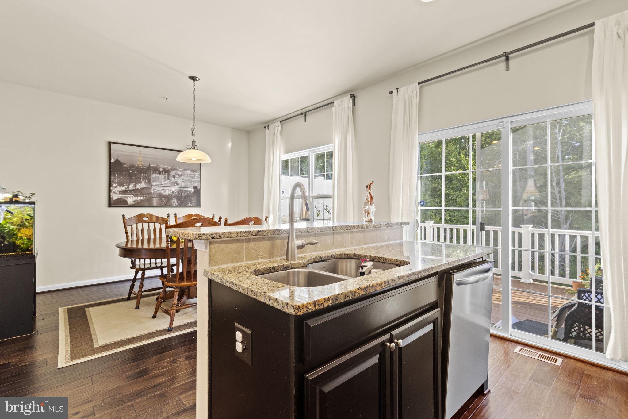 CHELSEA MANOR - Residential