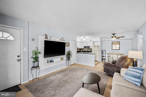 Condo For Sale - 5200 Hilltop Drive #M16<br/> Delaware County, BROOKHAVEN, PA 19015