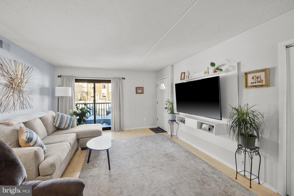 Photo of 5200 Hilltop Drive #M16, BROOKHAVEN, PA 19015 (MLS # PADE2107276)