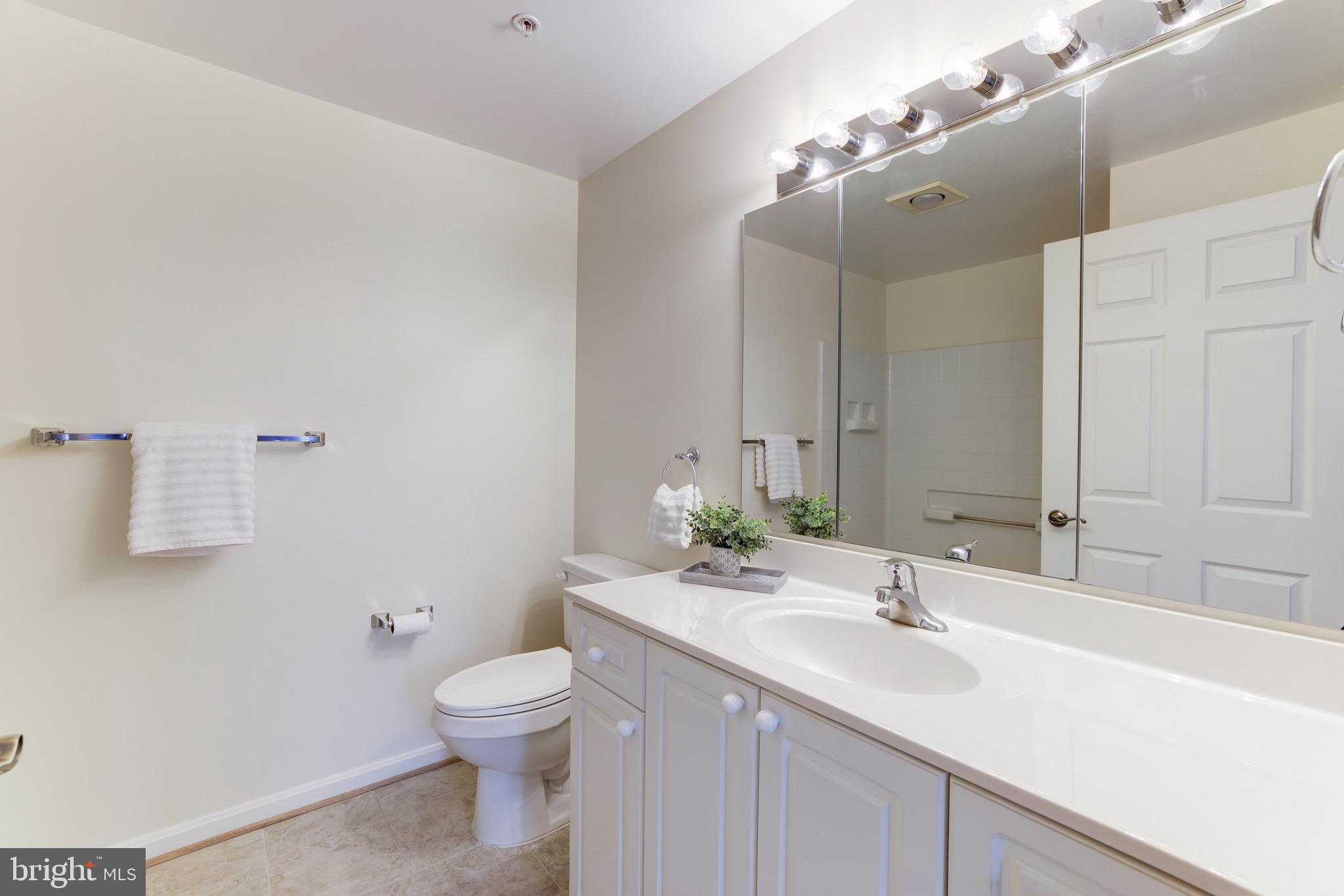 MAGNOLIAS AT LANSDOWNE WOODS - Residential Lease