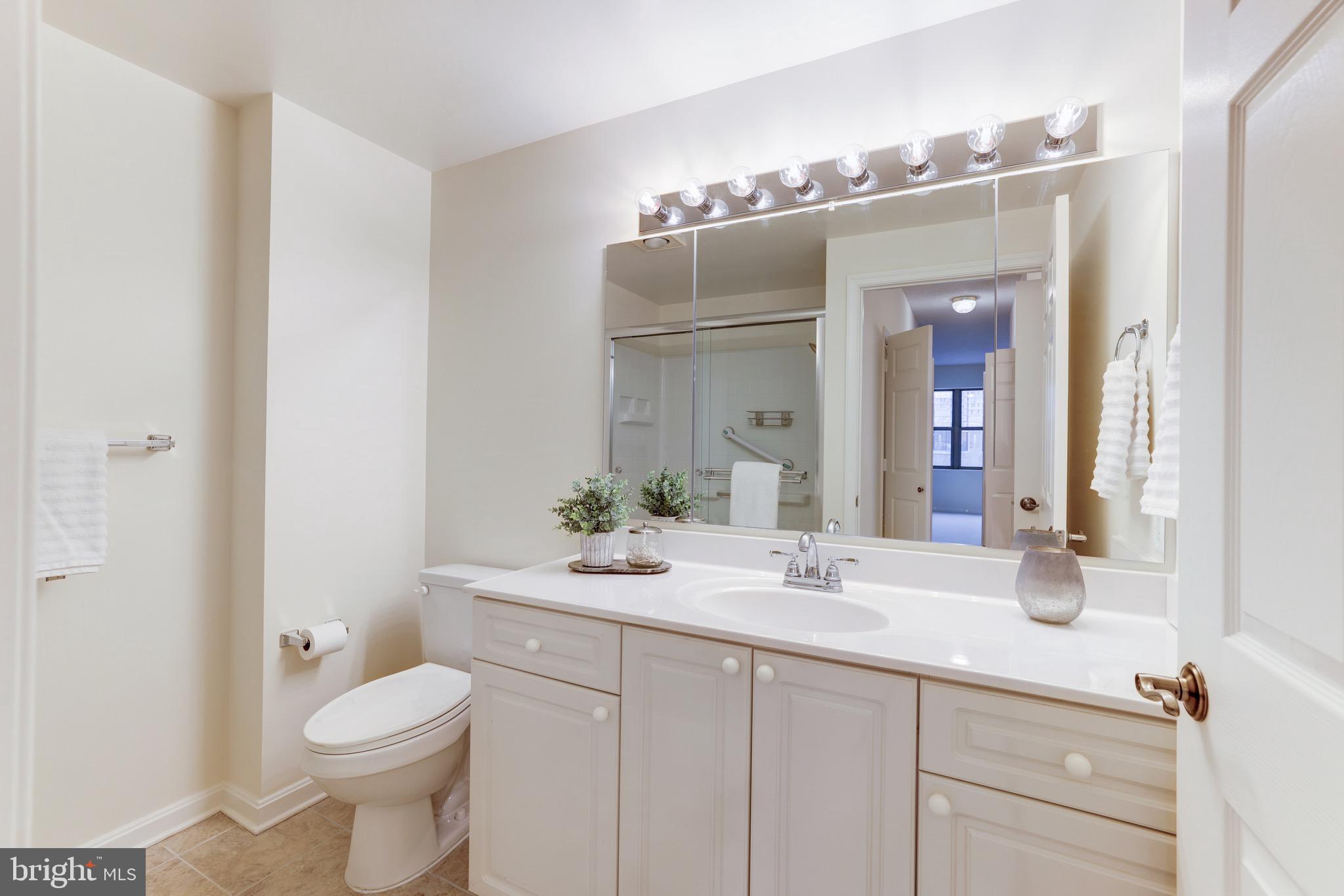 MAGNOLIAS AT LANSDOWNE WOODS - Residential Lease