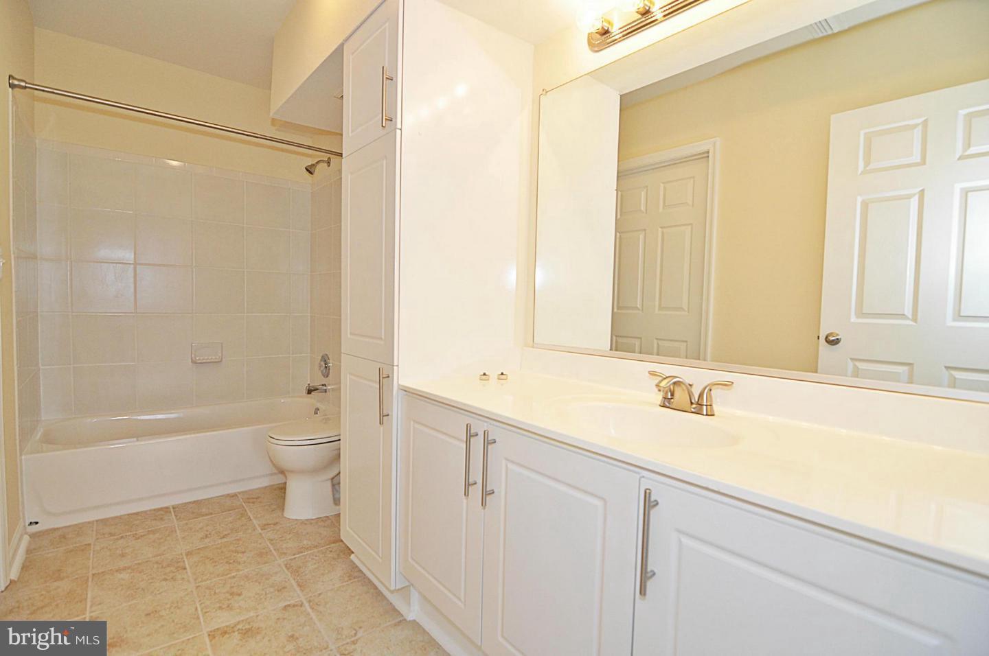 GATES OF FAIR LAKES - Residential Lease