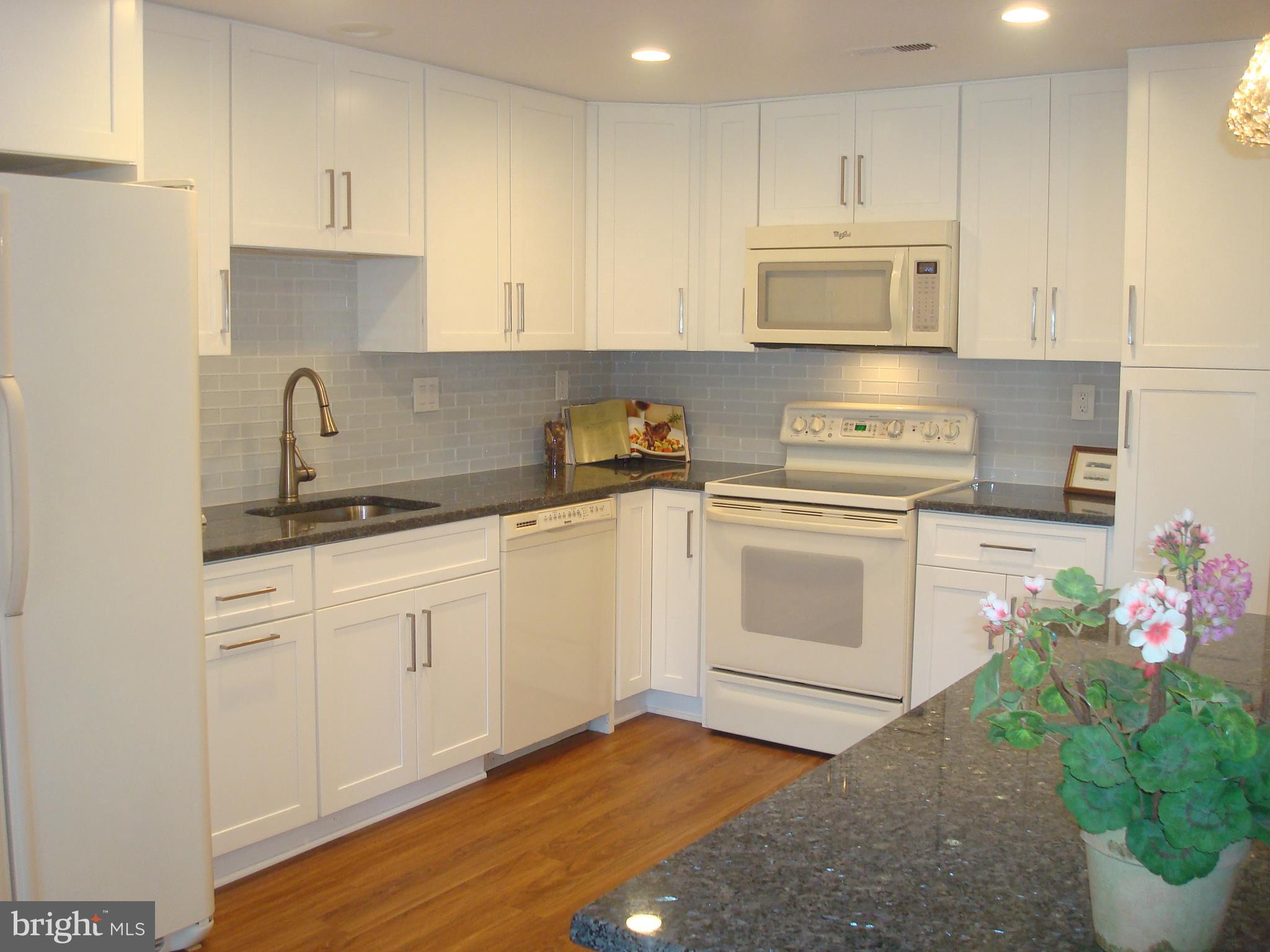 LEISURE WORLD - Residential