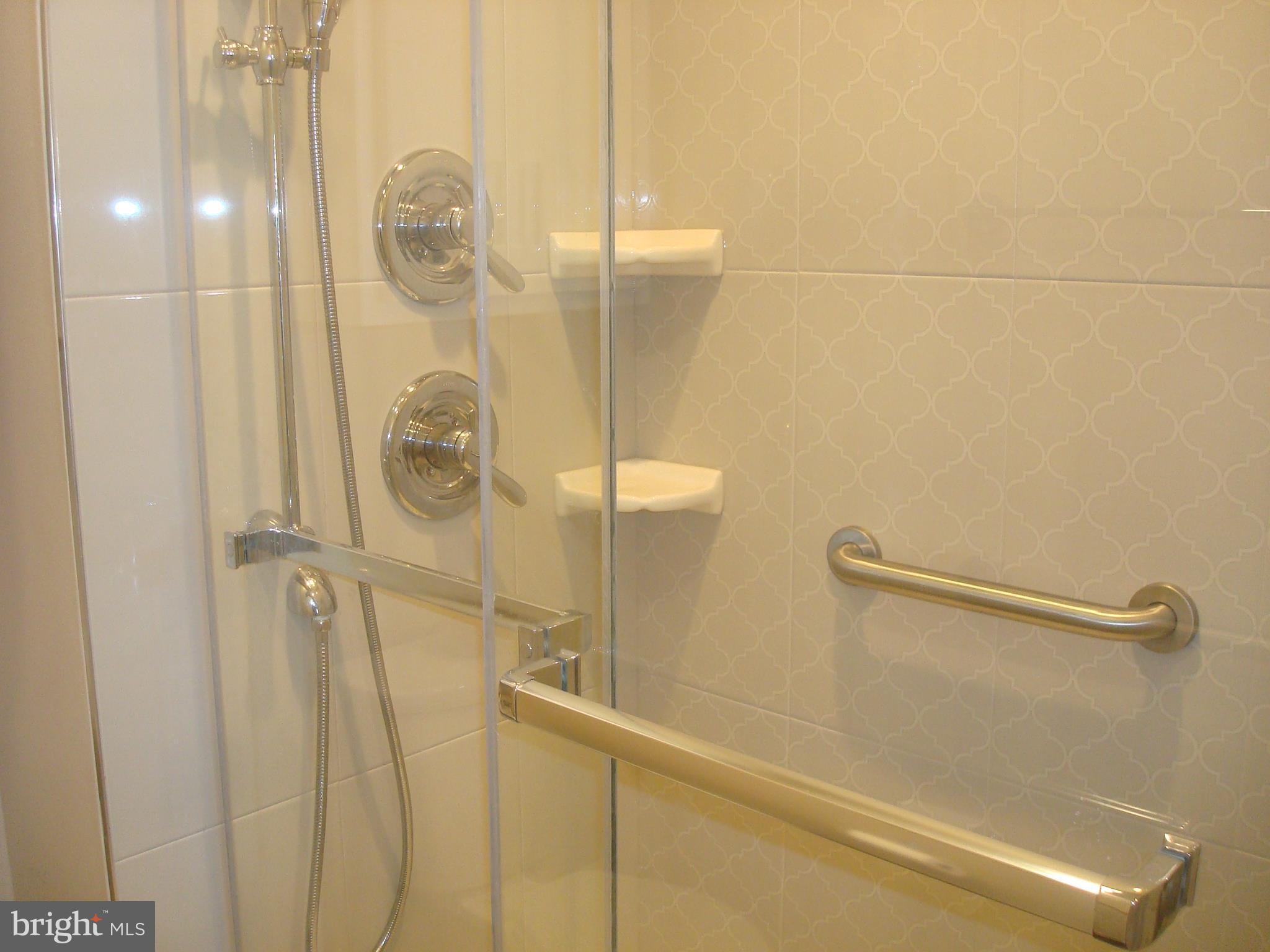 LEISURE WORLD - Residential