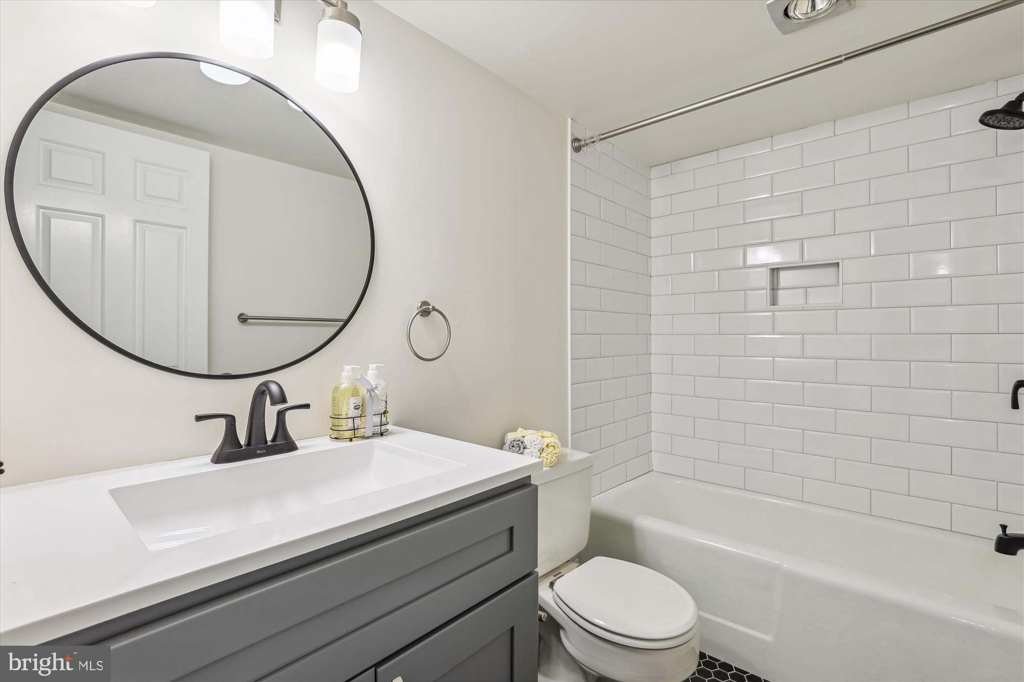 COLONIES AT MCLEAN - Residential