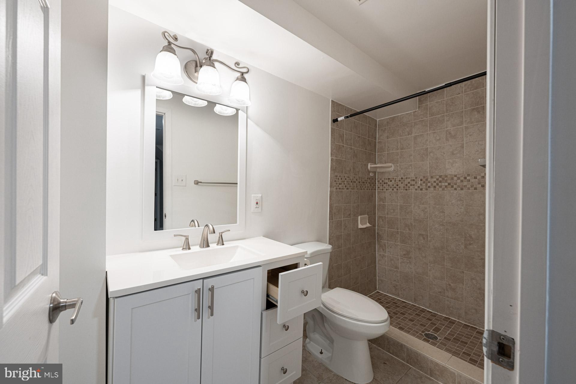 HERITAGE CROSSING - Residential Lease