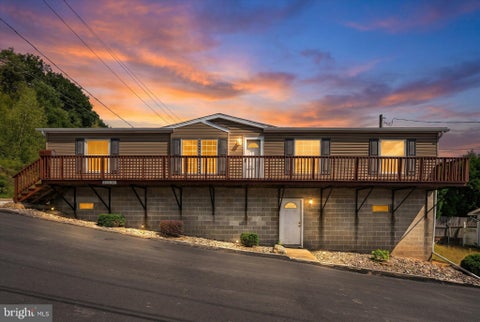Mobile Home For Sale - 319 N Chestnut Street<br/> SHENANDOAH, PA 17976