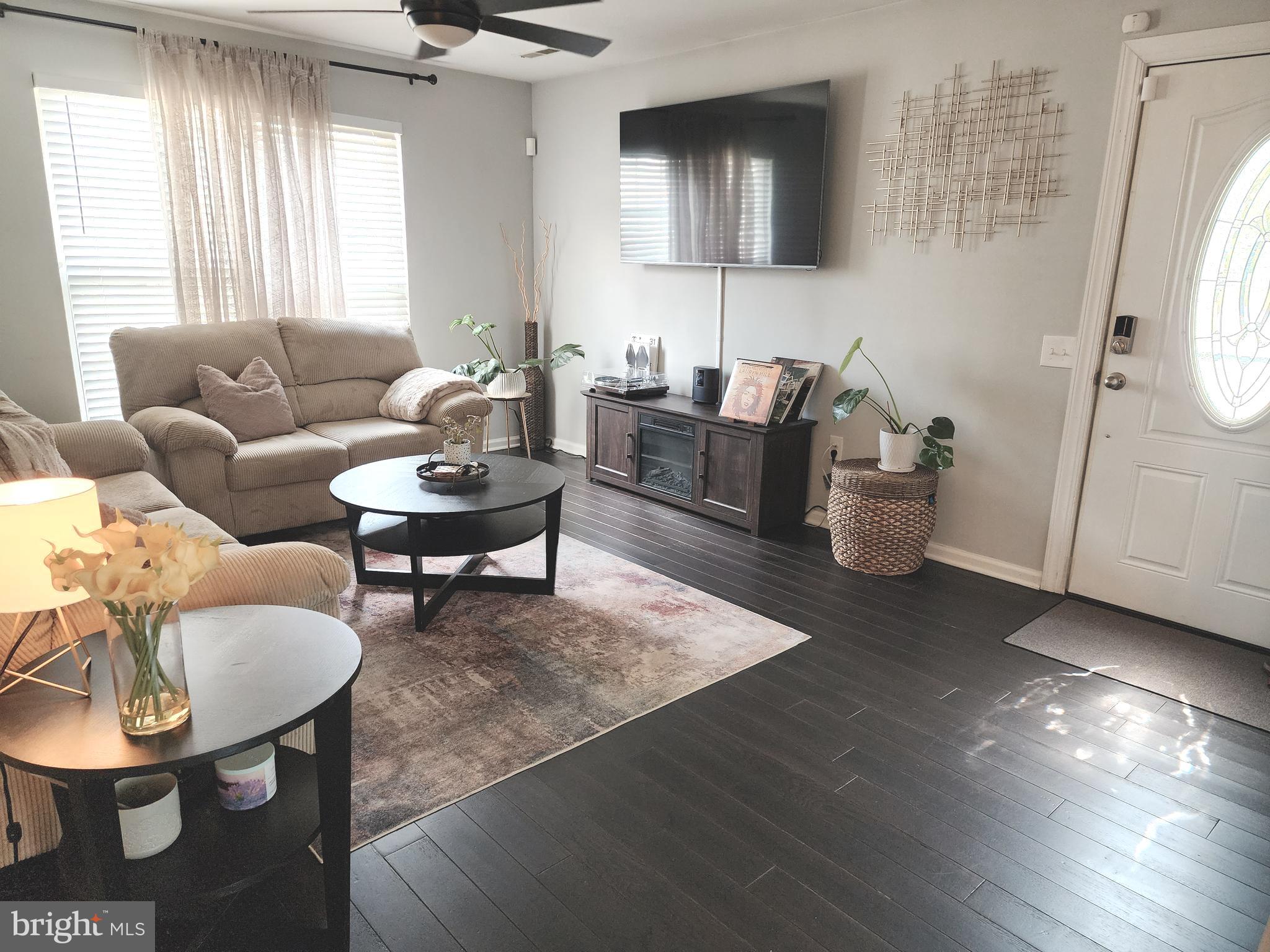 3447 IRIS PLACE A