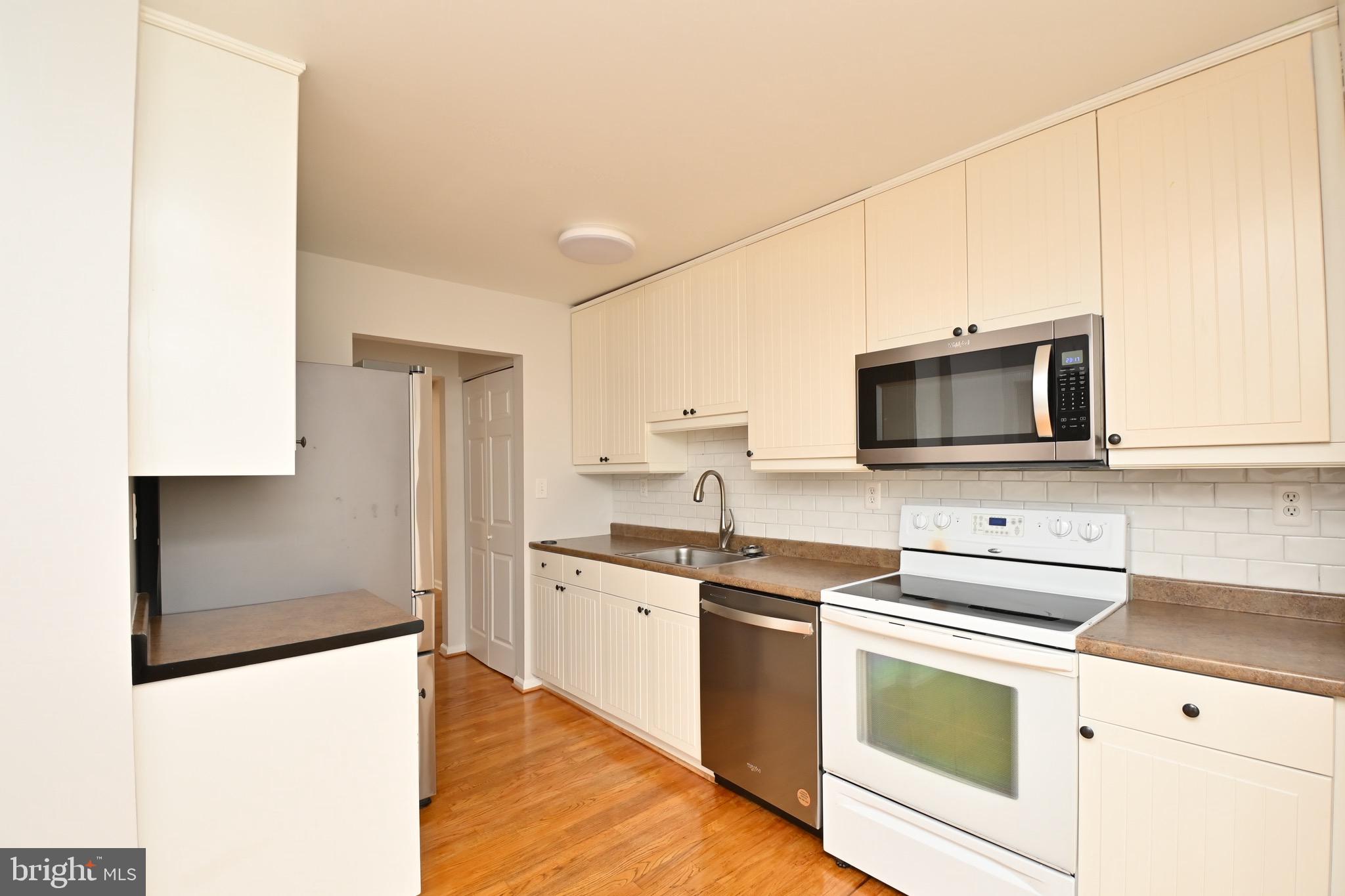 LAKEWOOD HILLS - Residential