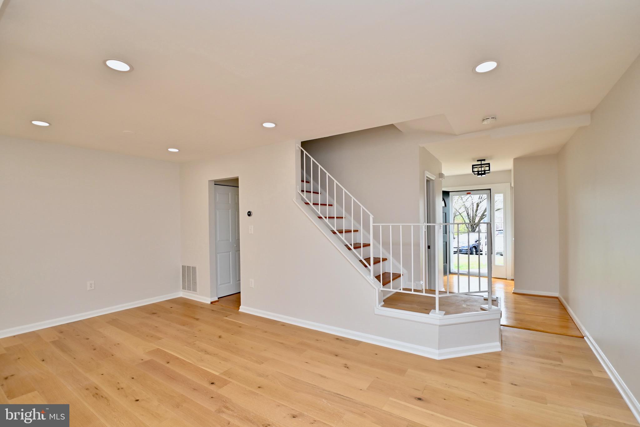 LAKEWOOD HILLS - Residential