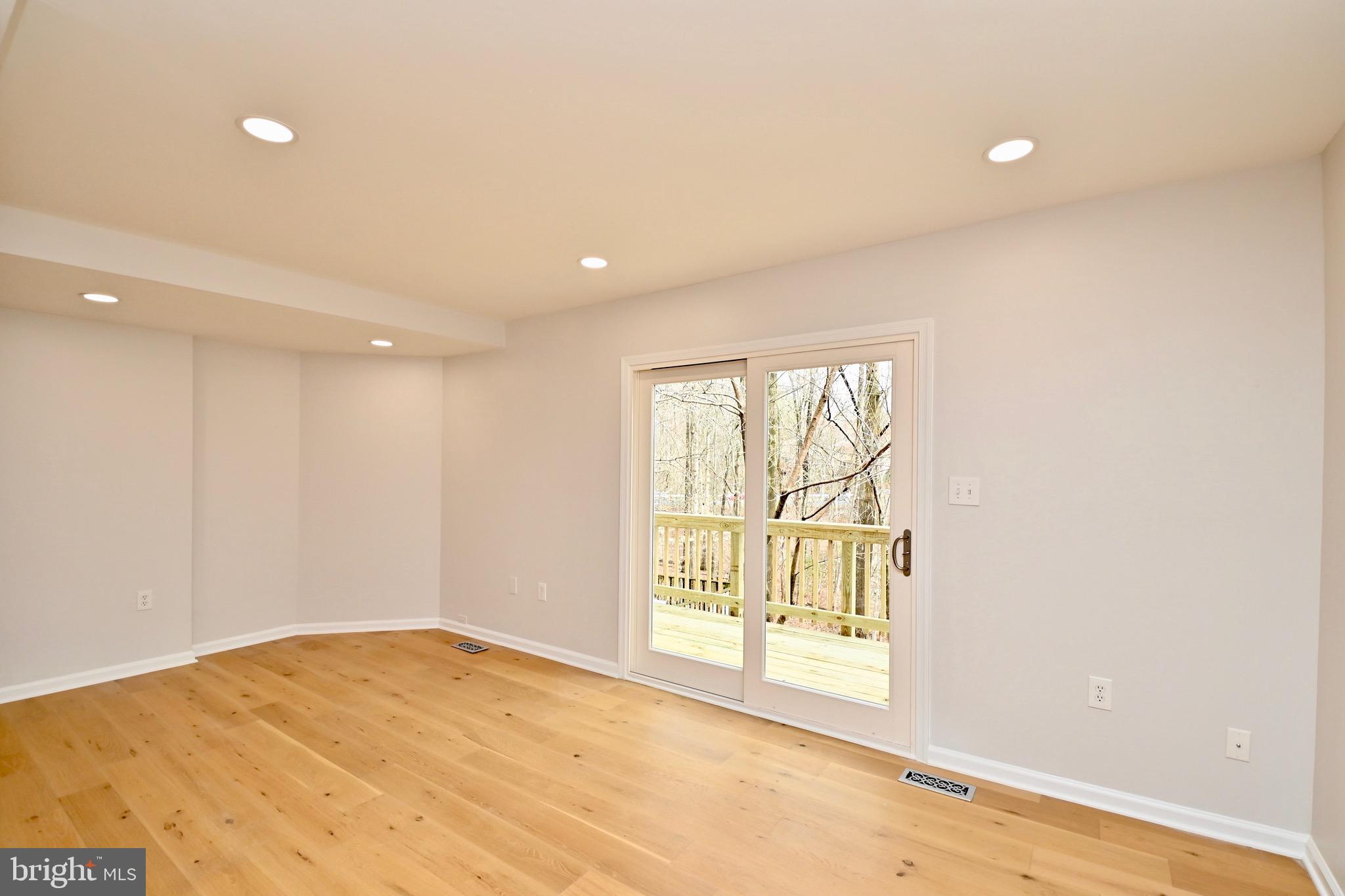 LAKEWOOD HILLS - Residential