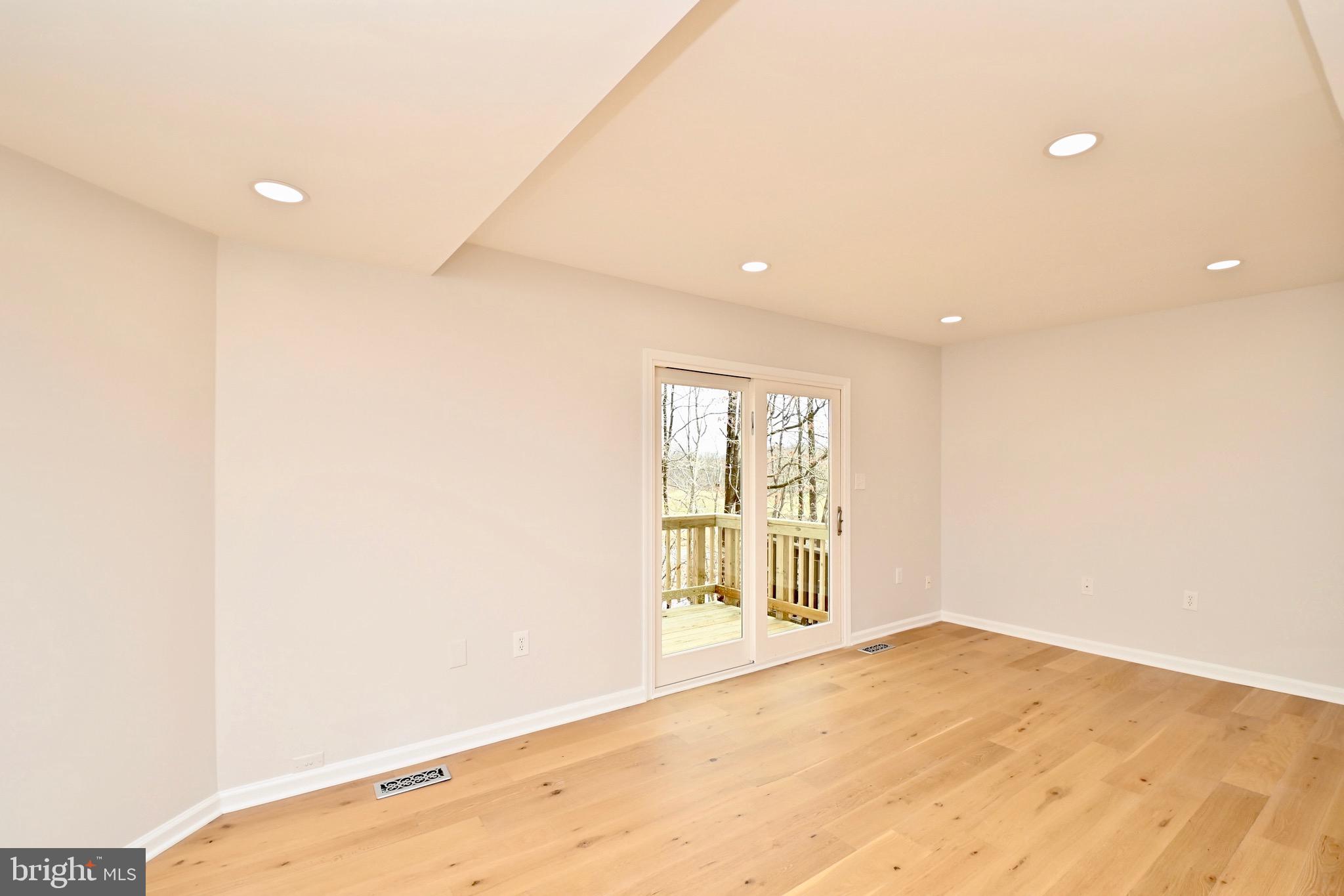 LAKEWOOD HILLS - Residential