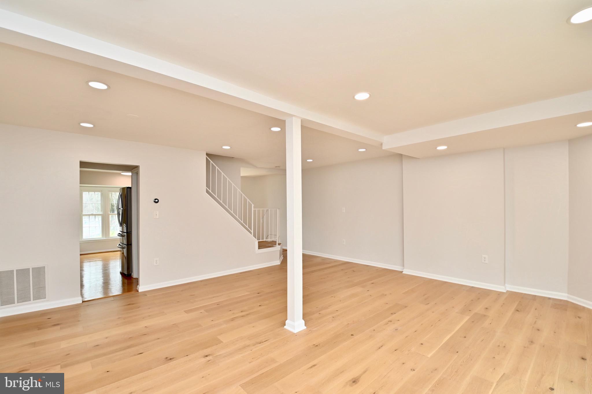 LAKEWOOD HILLS - Residential