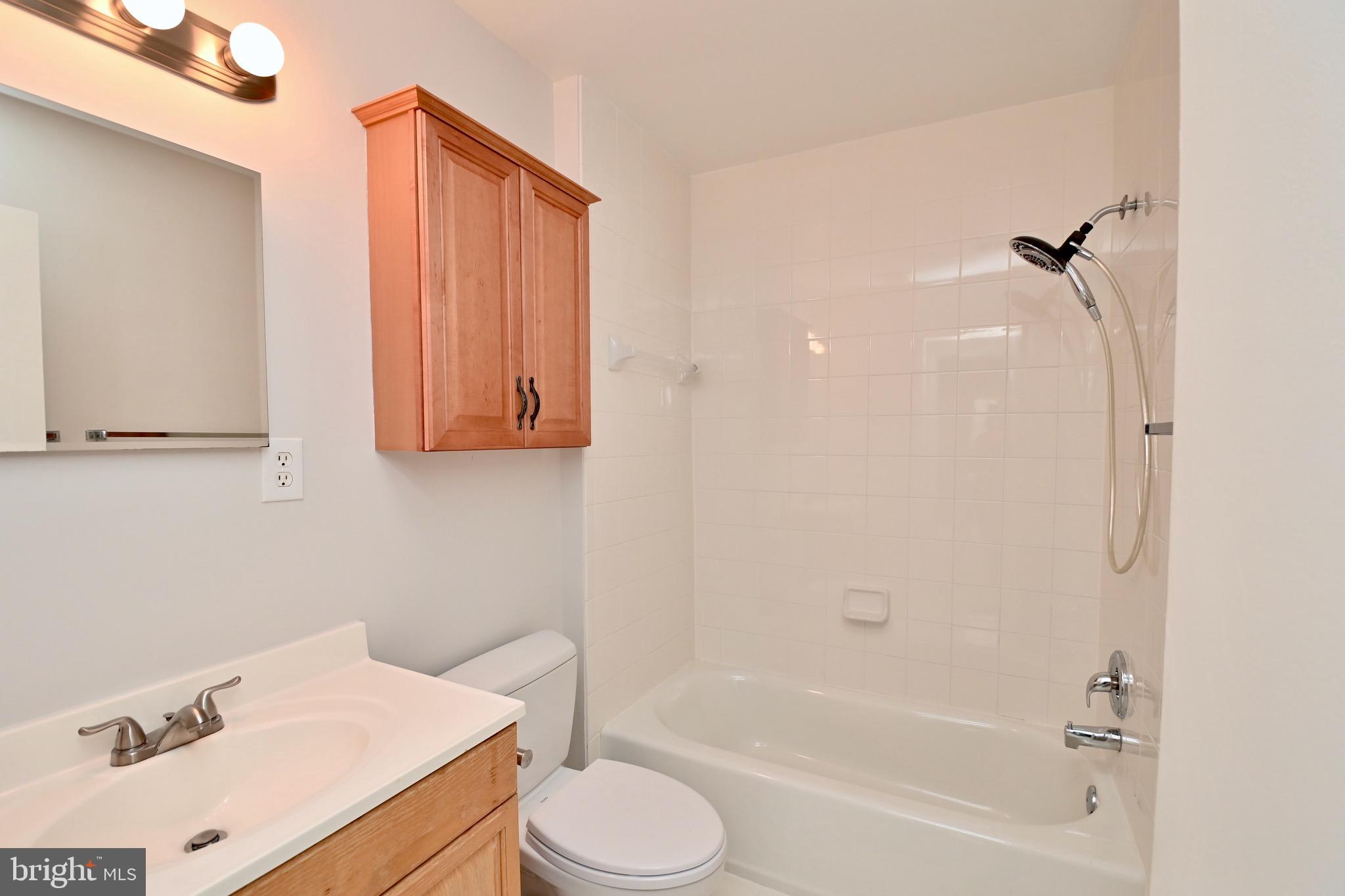 LAKEWOOD HILLS - Residential