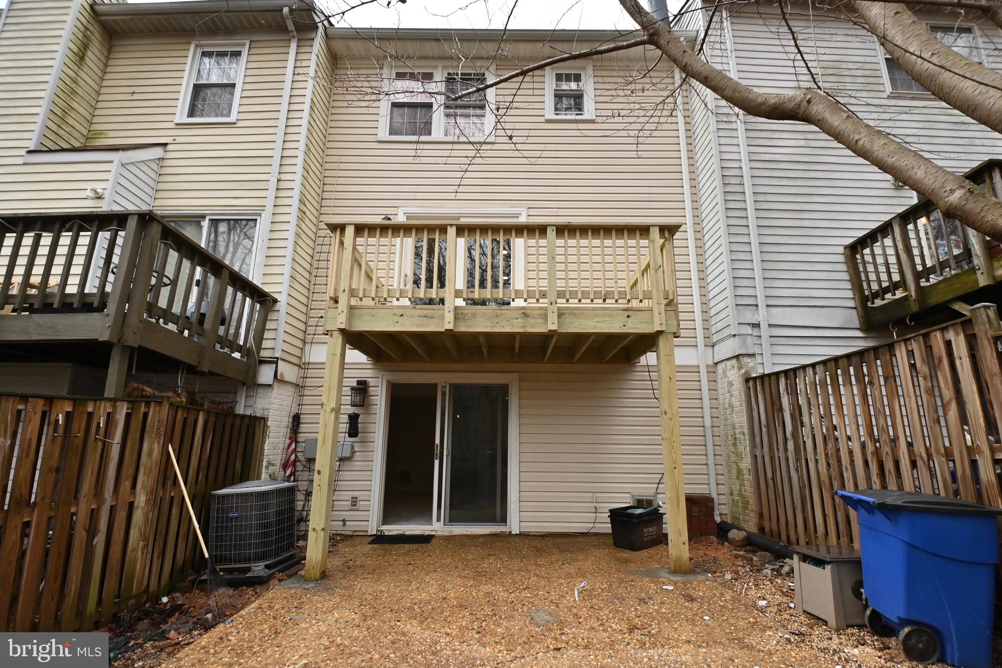 LAKEWOOD HILLS - Residential