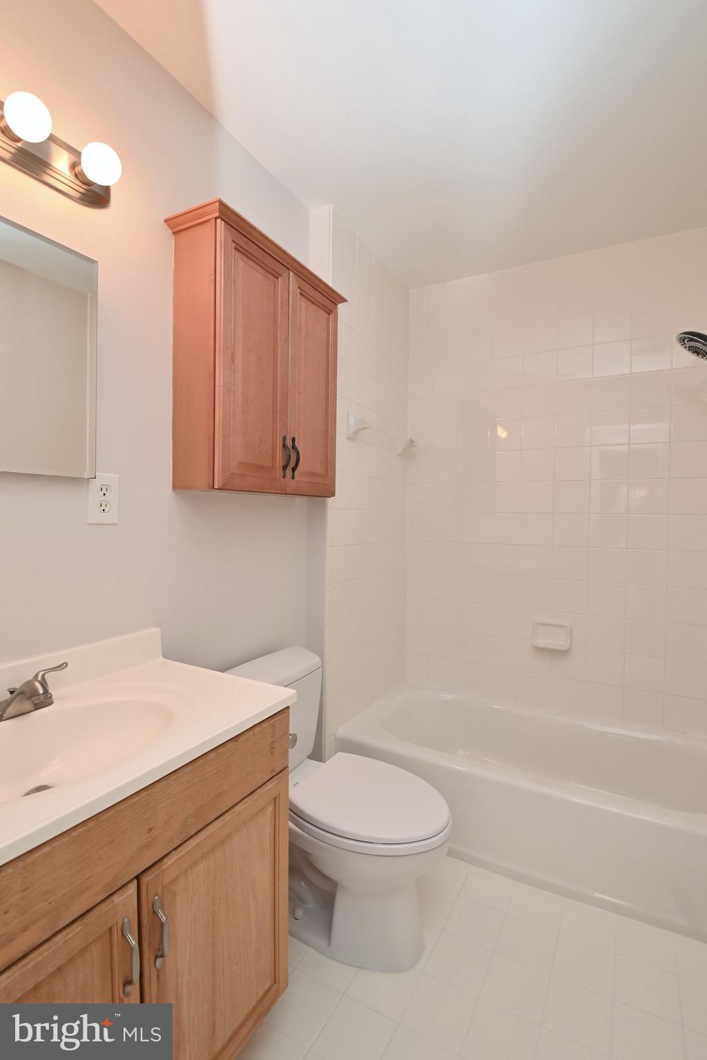 LAKEWOOD HILLS - Residential