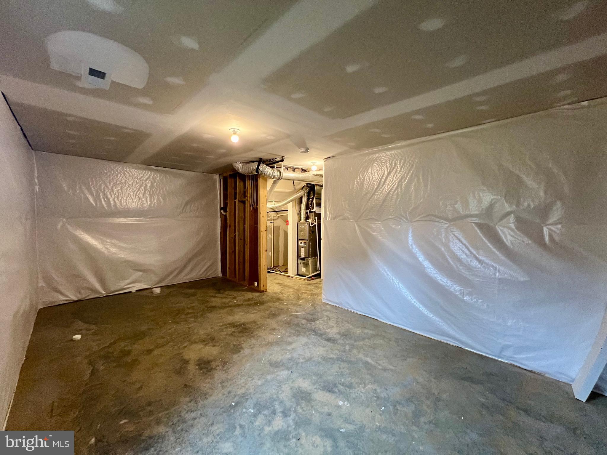 ARCHERS ROCK - Residential Lease