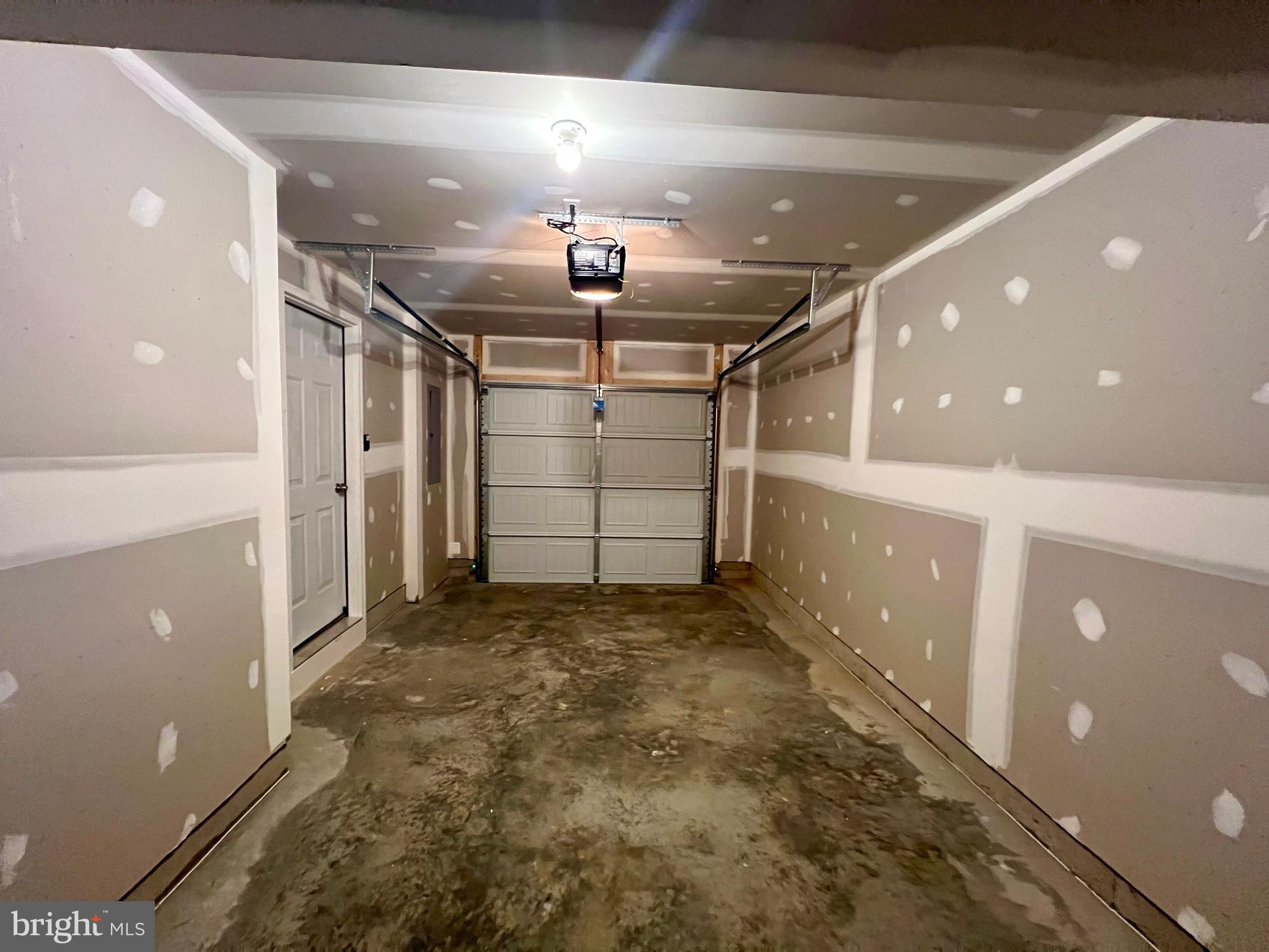 ARCHERS ROCK - Residential Lease