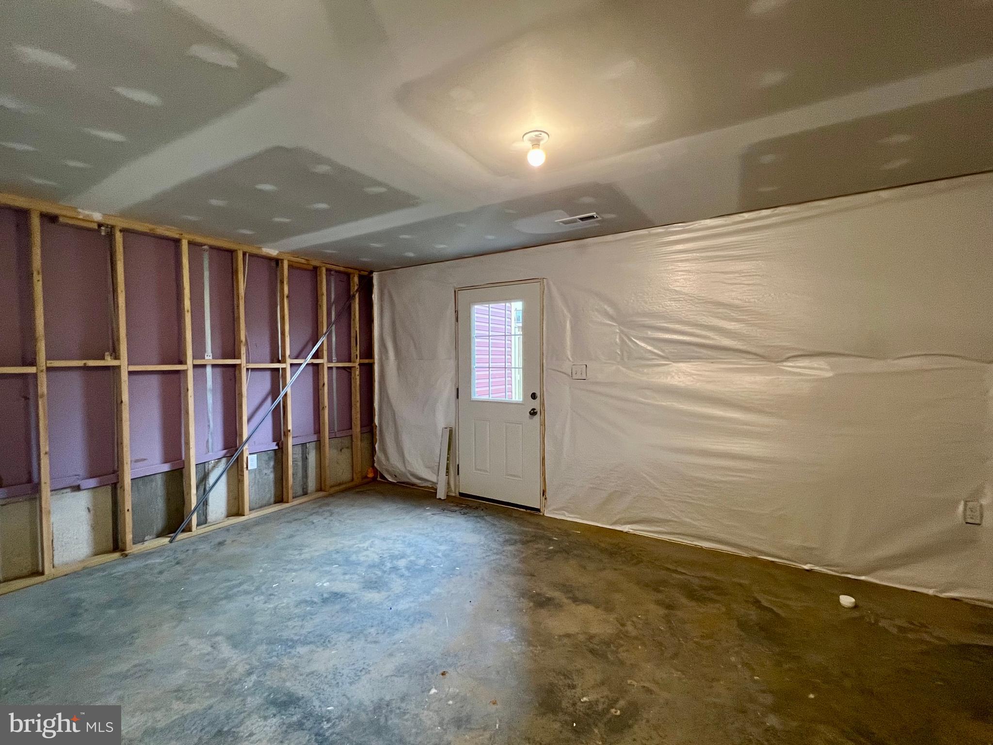 ARCHERS ROCK - Residential Lease