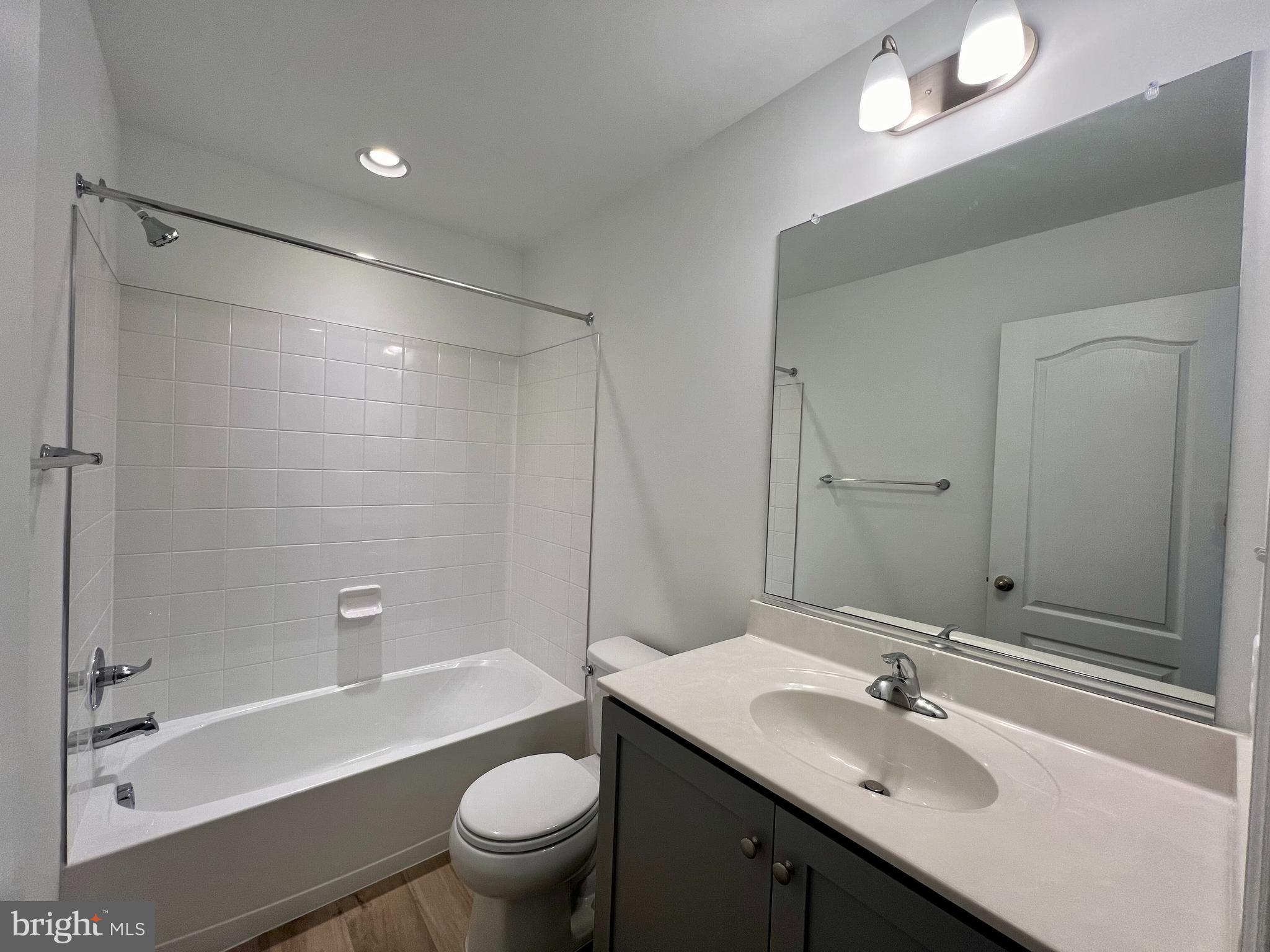 ARCHERS ROCK - Residential Lease