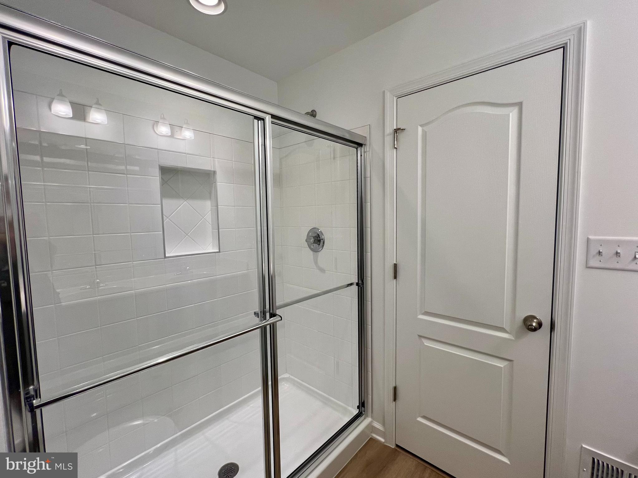 ARCHERS ROCK - Residential Lease