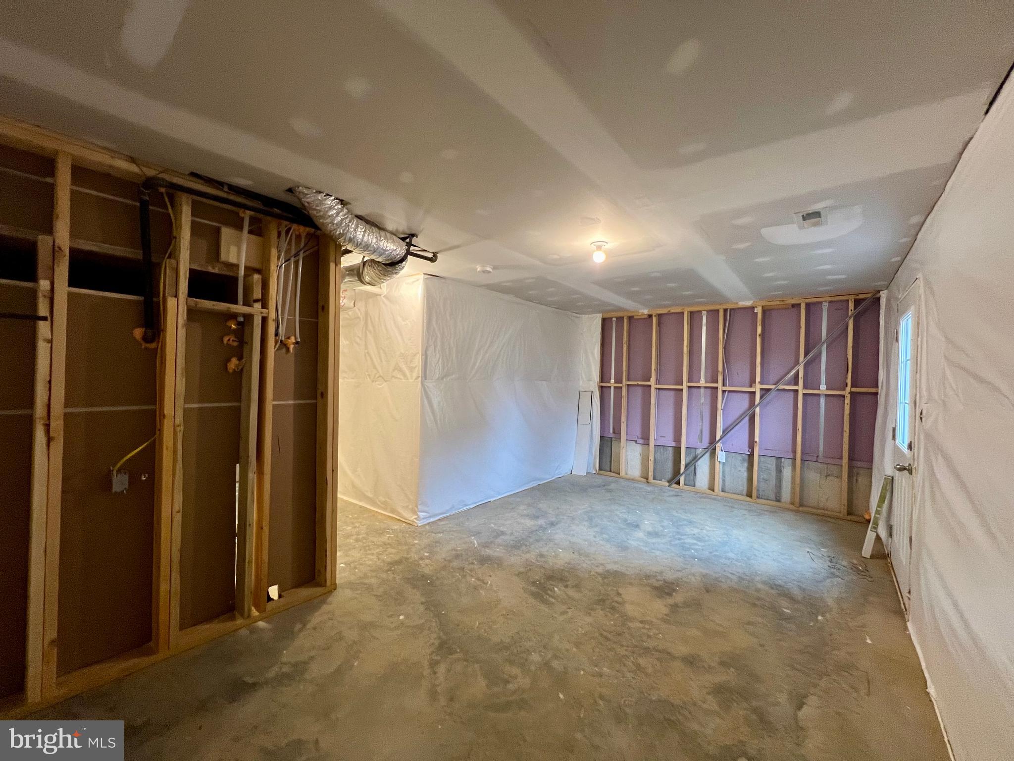 ARCHERS ROCK - Residential Lease