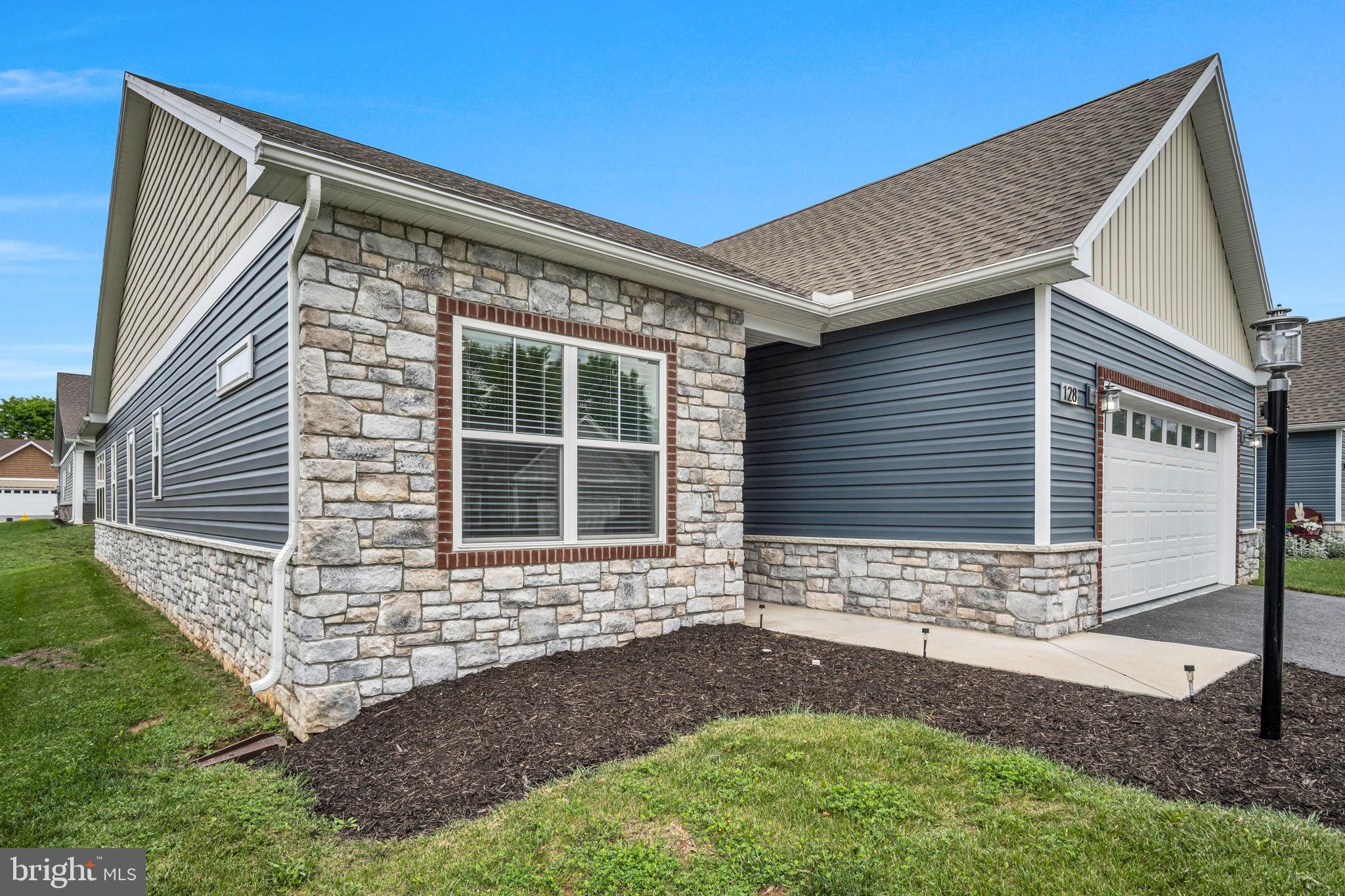 MEADOWSGREEN - Residential