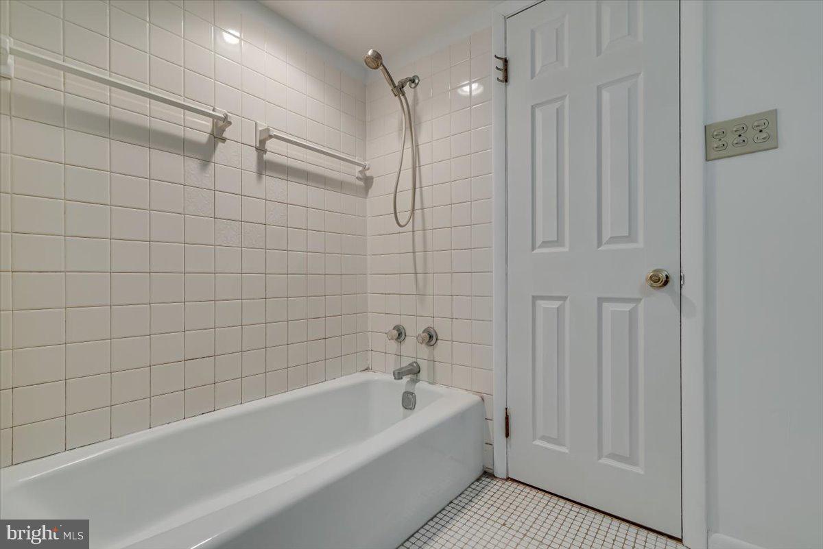 WYNDHAM HILL - Residential