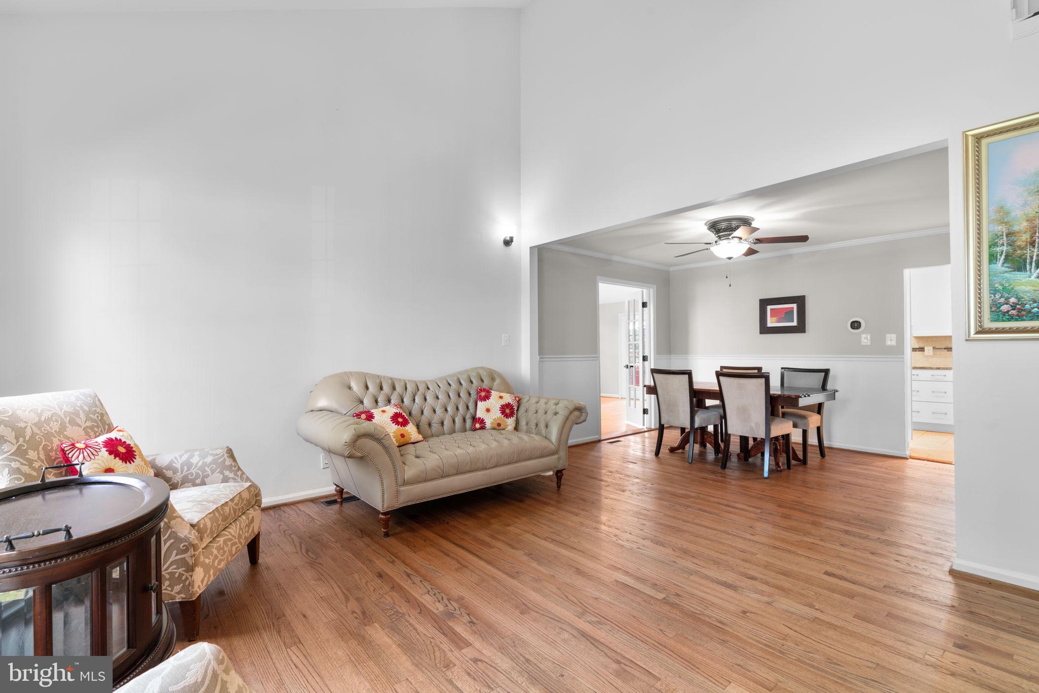 19 SADDLEVIEW COURT