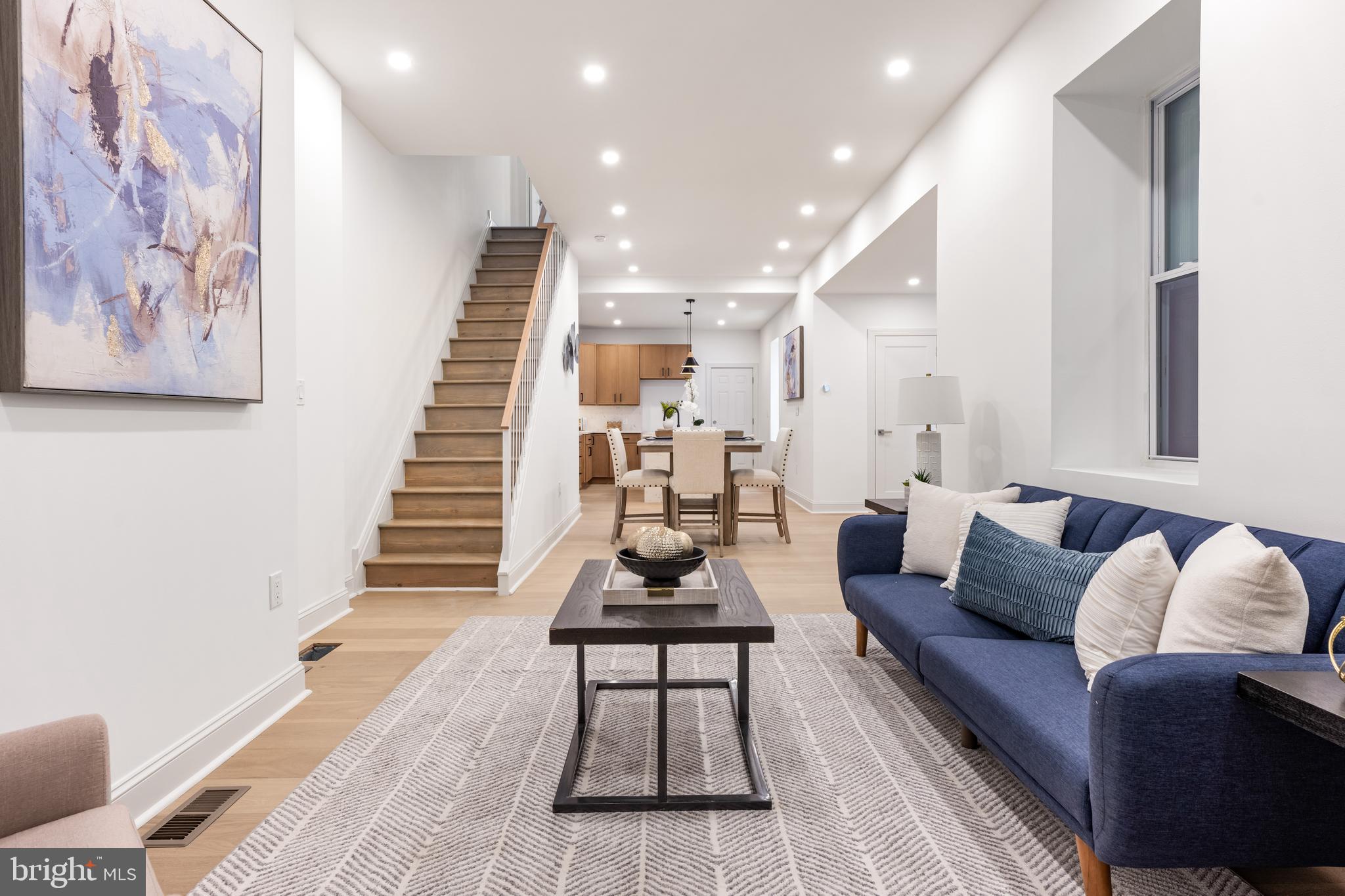 240 W EARLHAM TERRACE