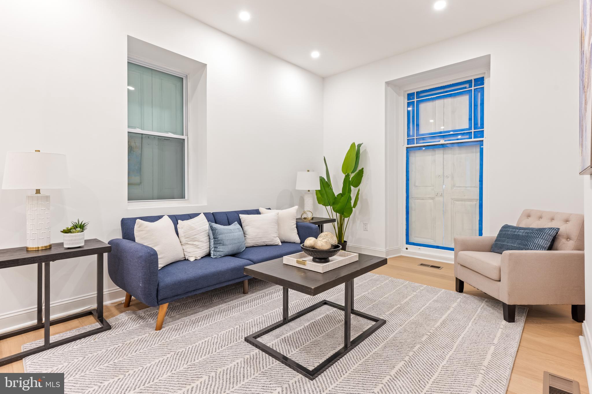 240 W EARLHAM TERRACE