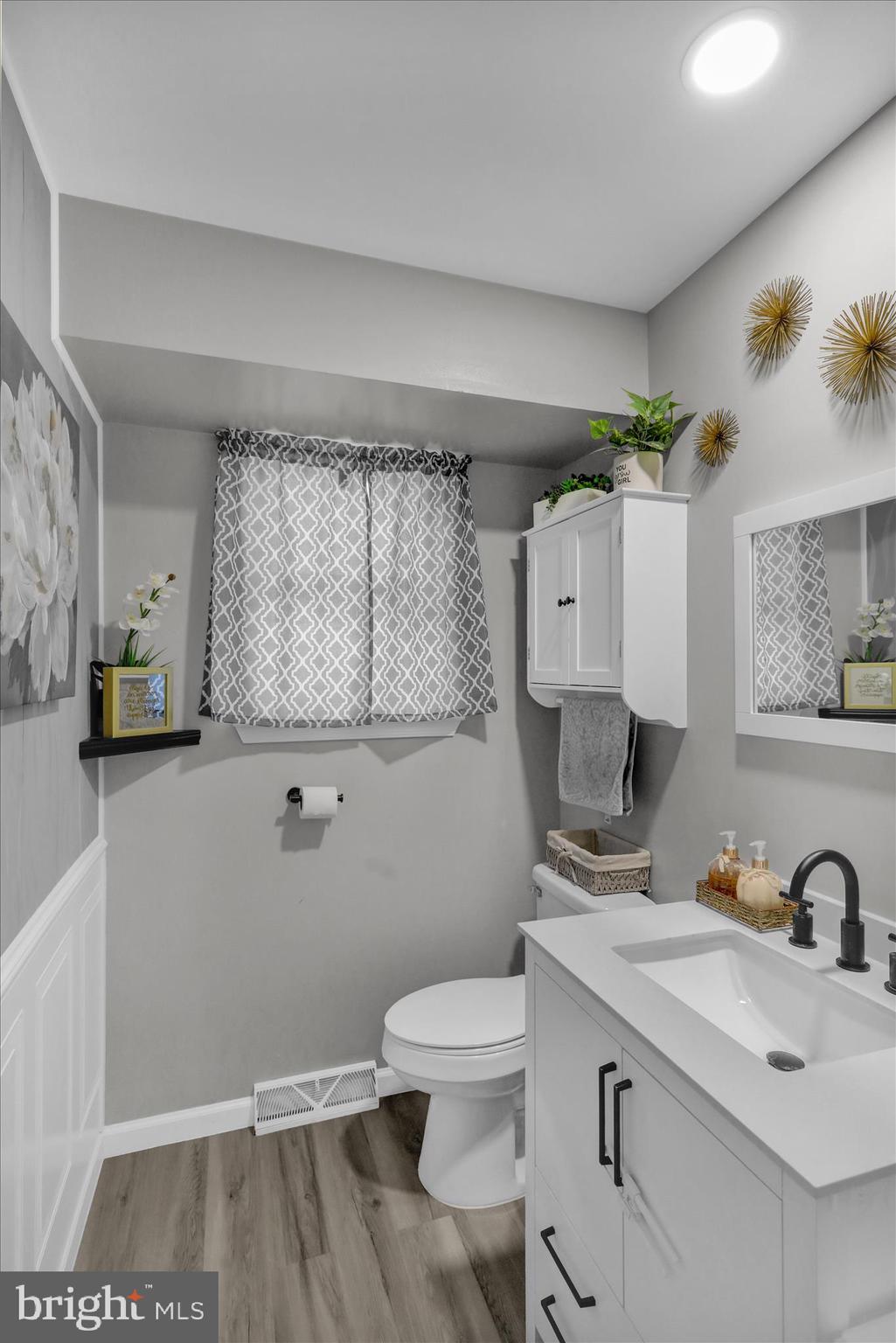 WHITFORD HILL - Residential