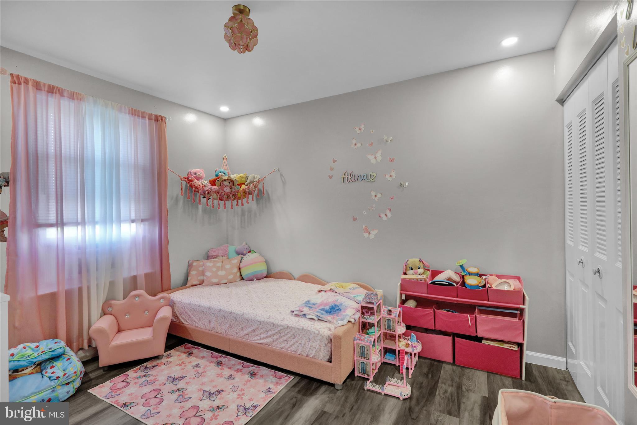 WHITFORD HILL - Residential