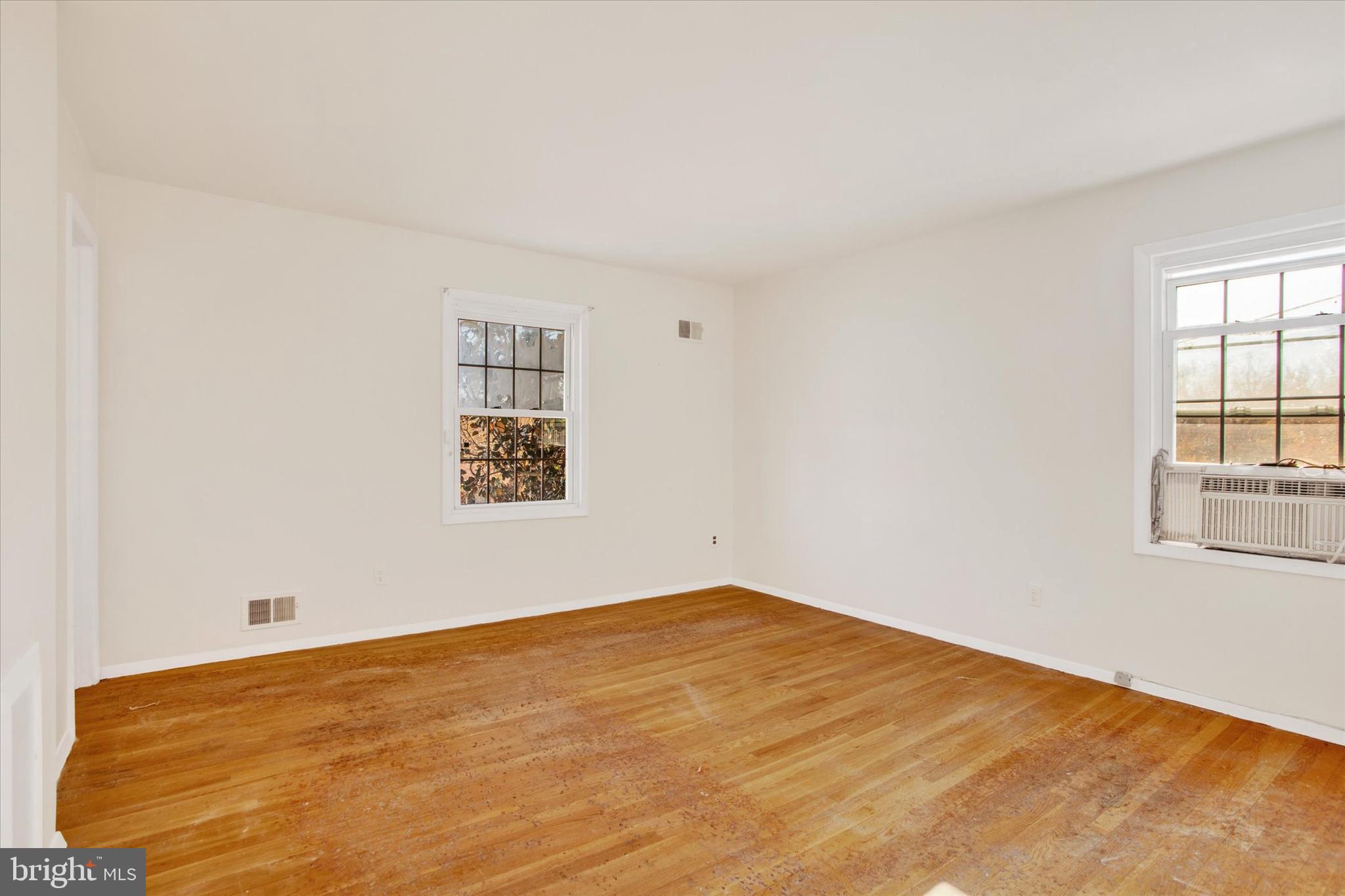 OXON HILL - Residential