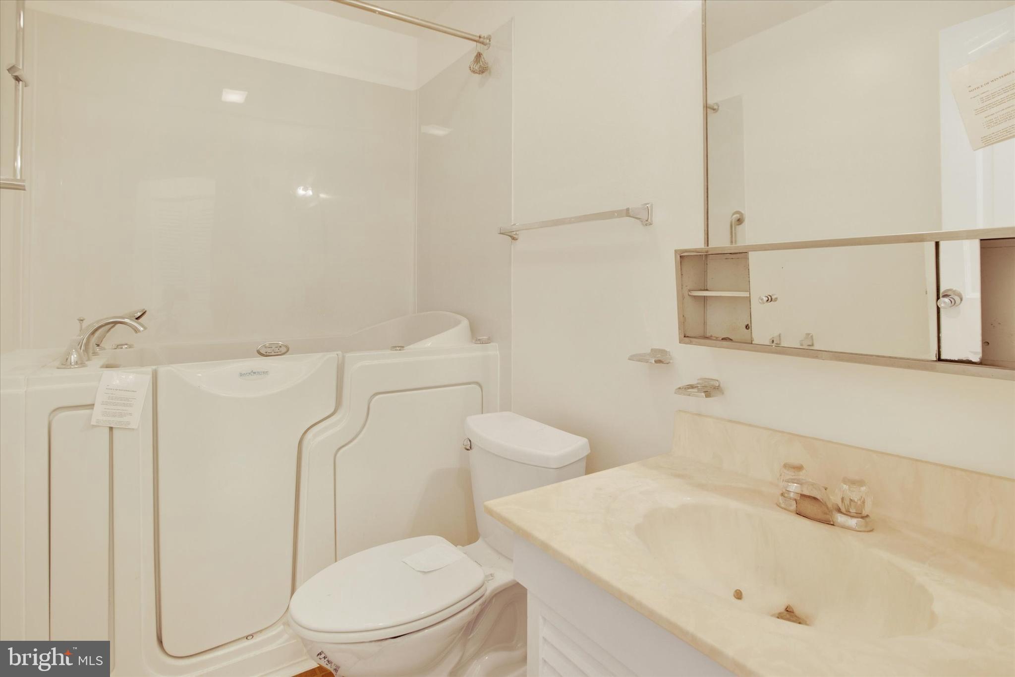 OXON HILL - Residential