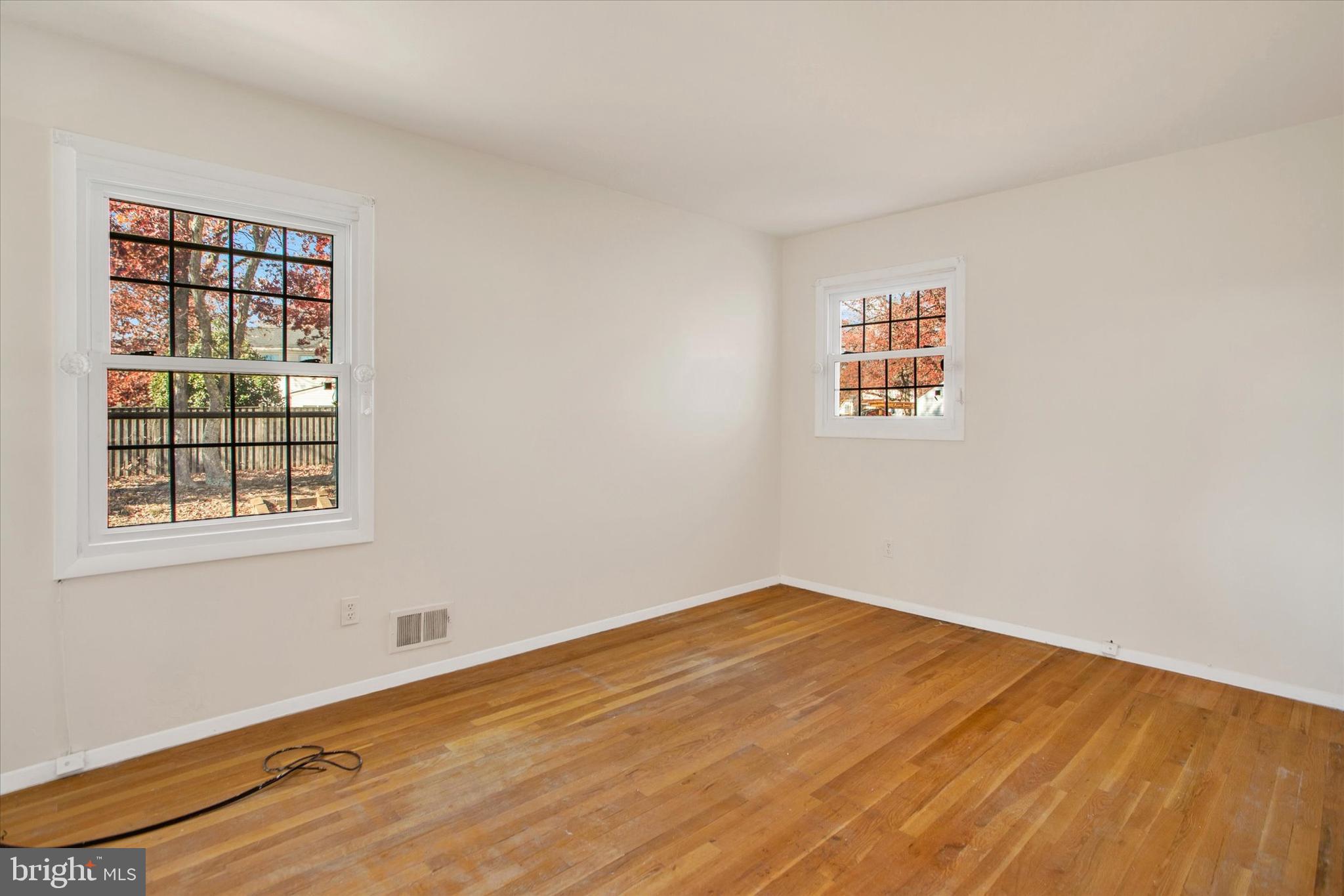 OXON HILL - Residential