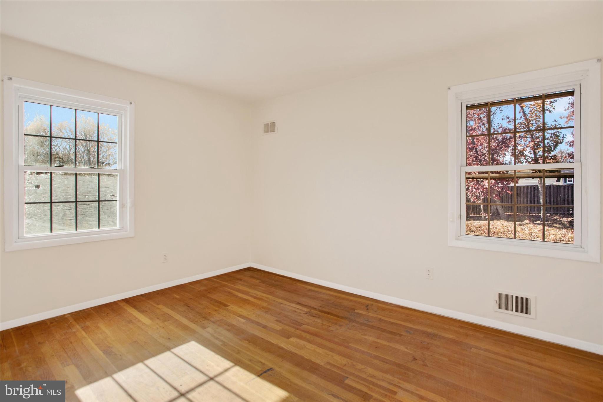 OXON HILL - Residential