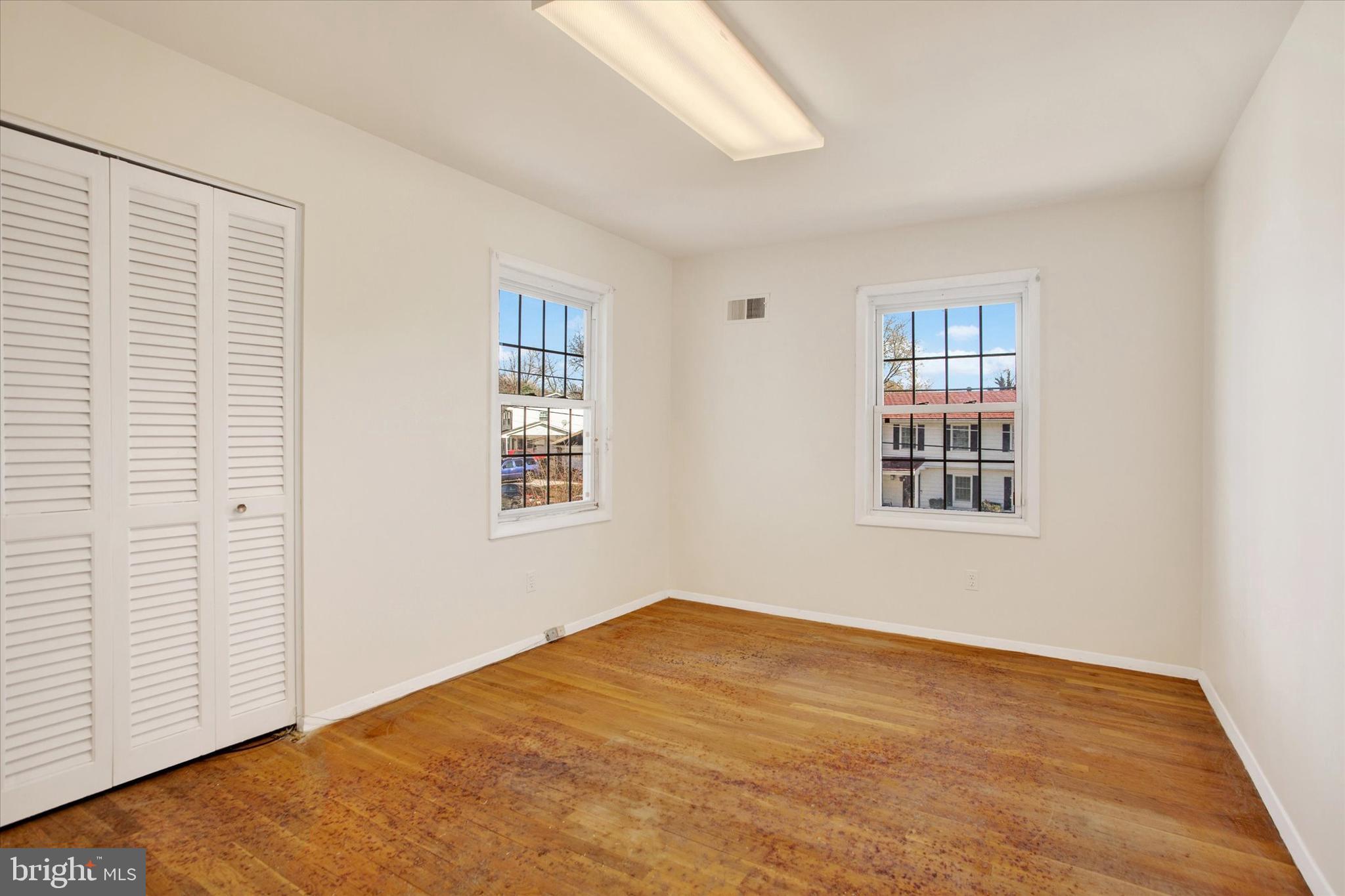 OXON HILL - Residential