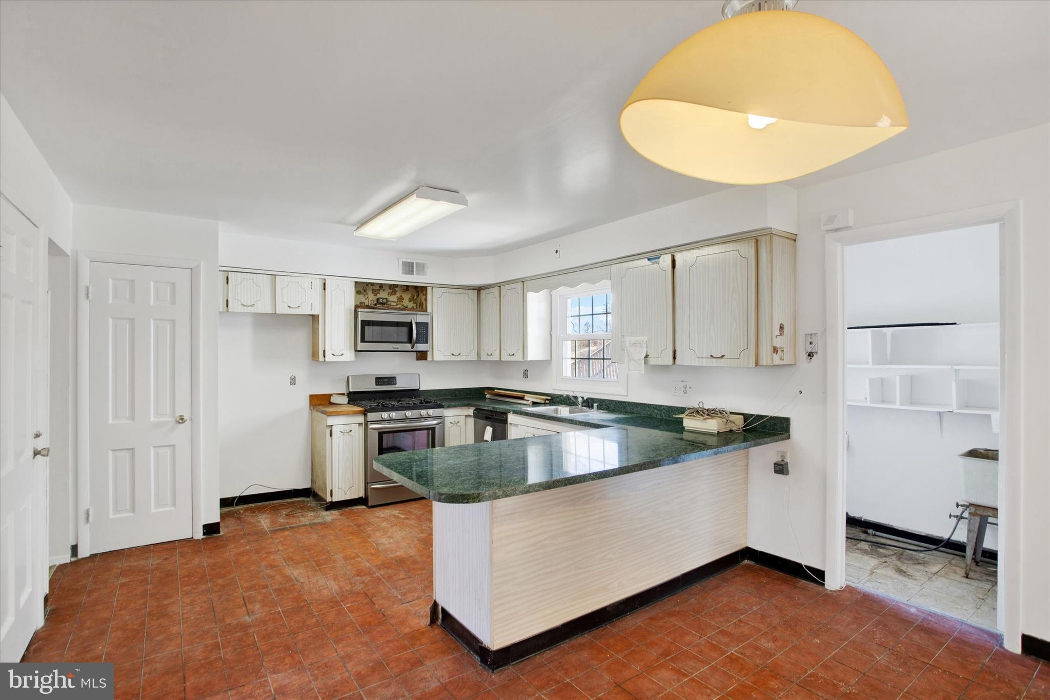 OXON HILL - Residential