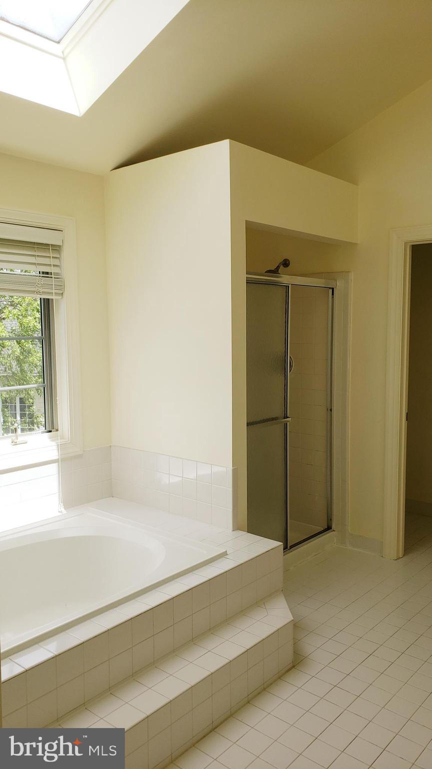 MALVERN HUNT - Residential Lease