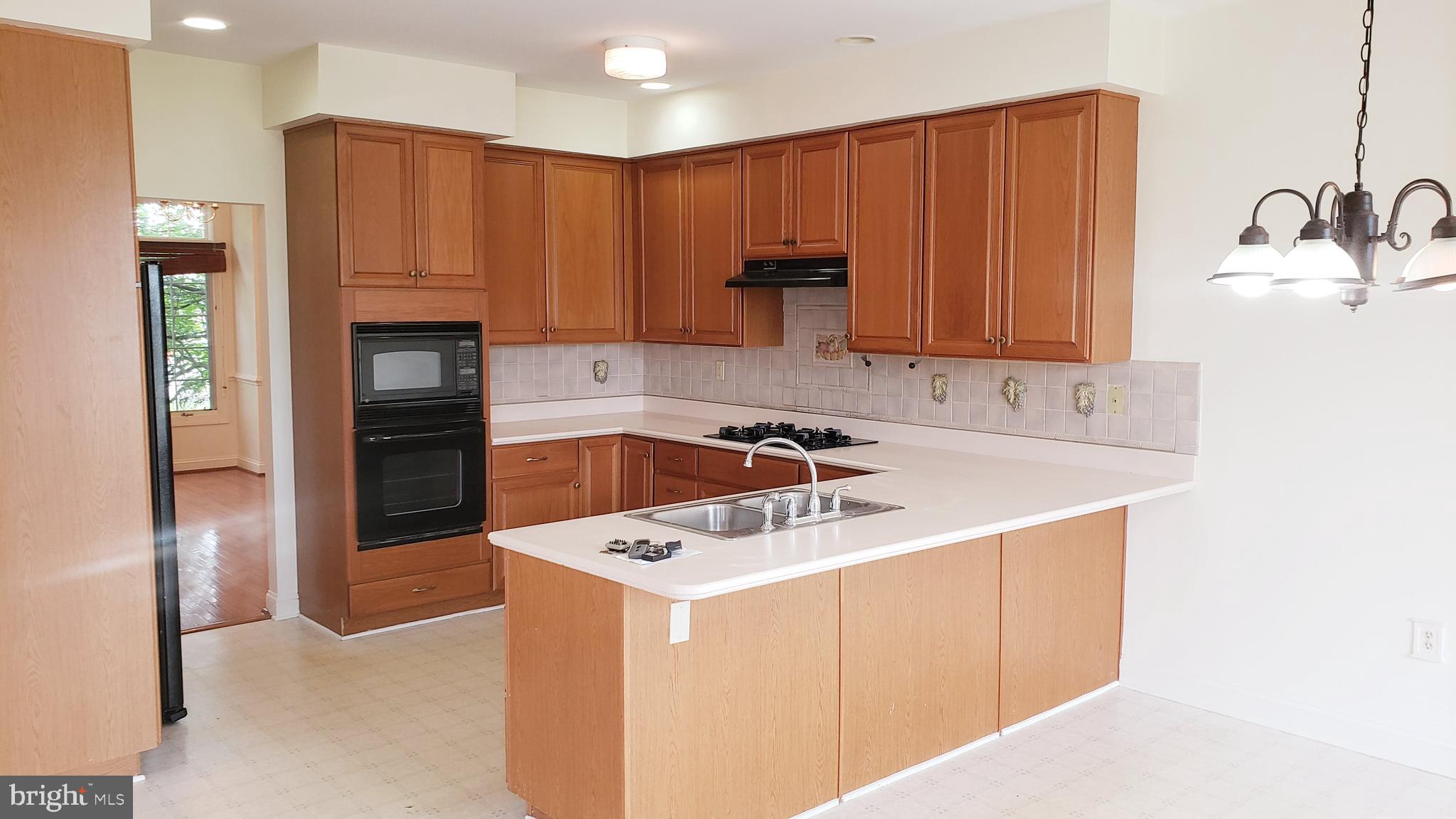 MALVERN HUNT - Residential Lease