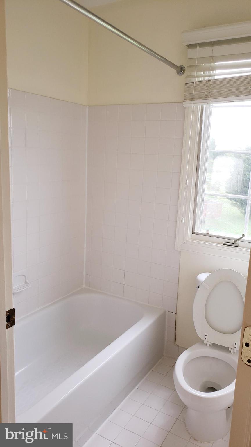 MALVERN HUNT - Residential Lease