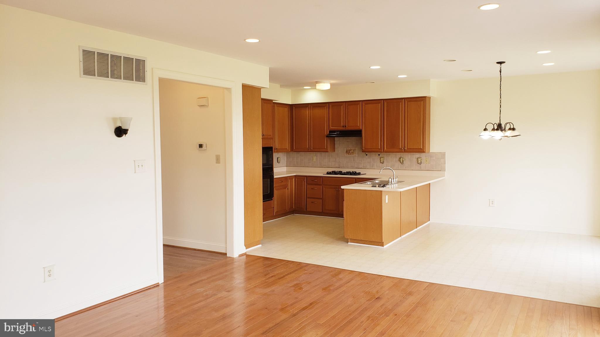 MALVERN HUNT - Residential Lease